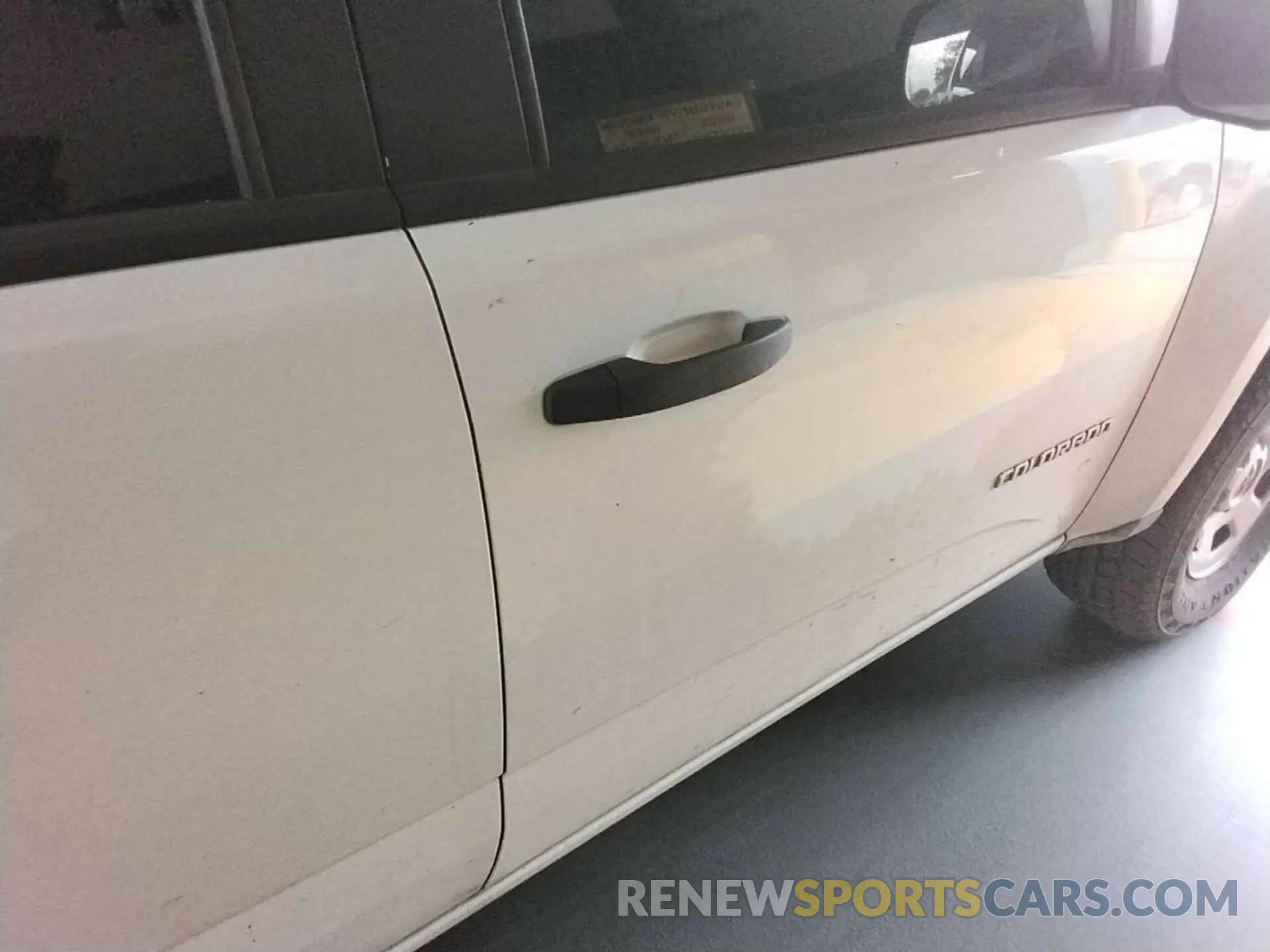 17 Photograph of a damaged car 1GCGSBEN9K1339037 CHEVROLET COLORADO 2019