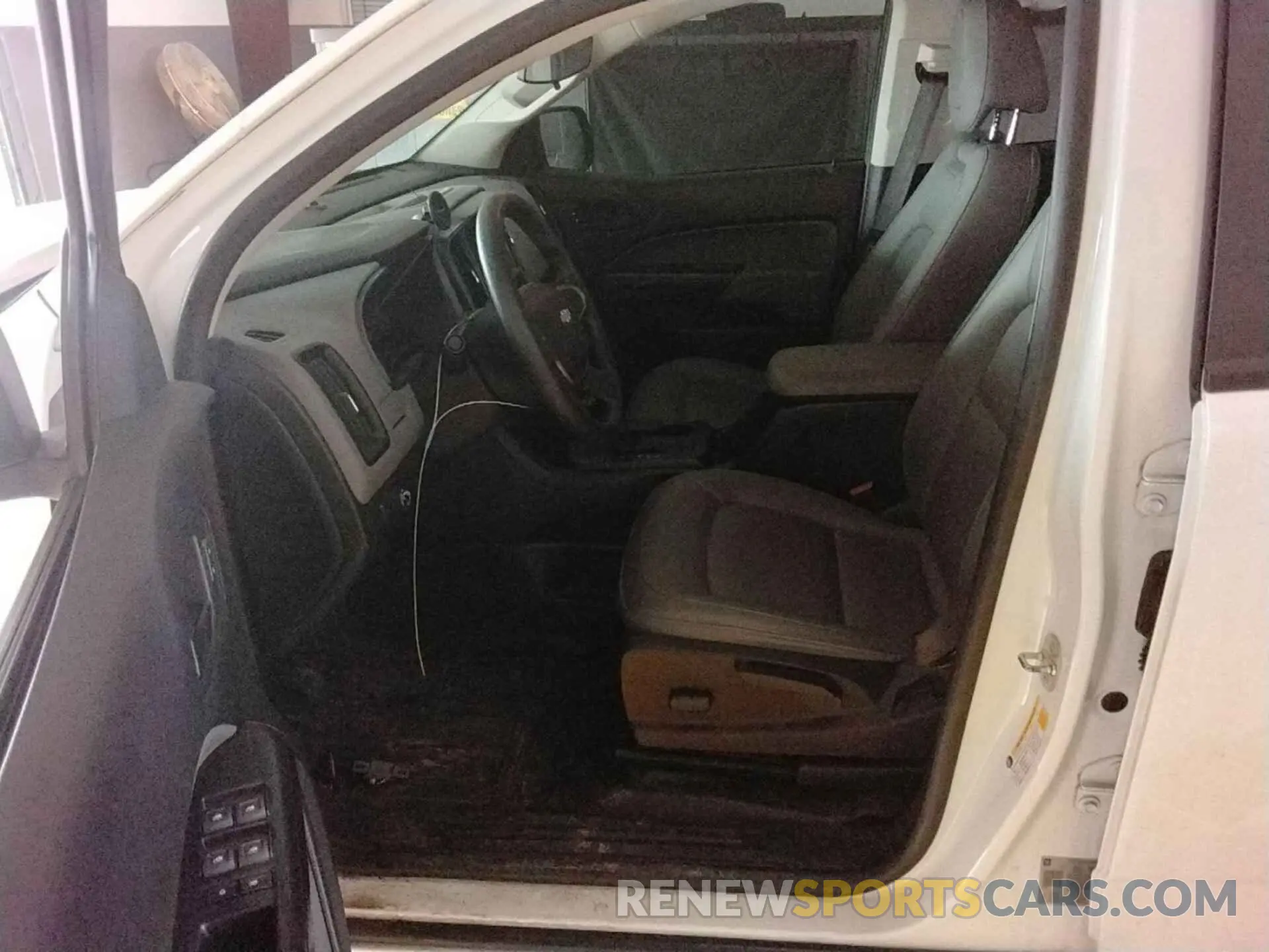 8 Photograph of a damaged car 1GCGSBEN9K1339037 CHEVROLET COLORADO 2019