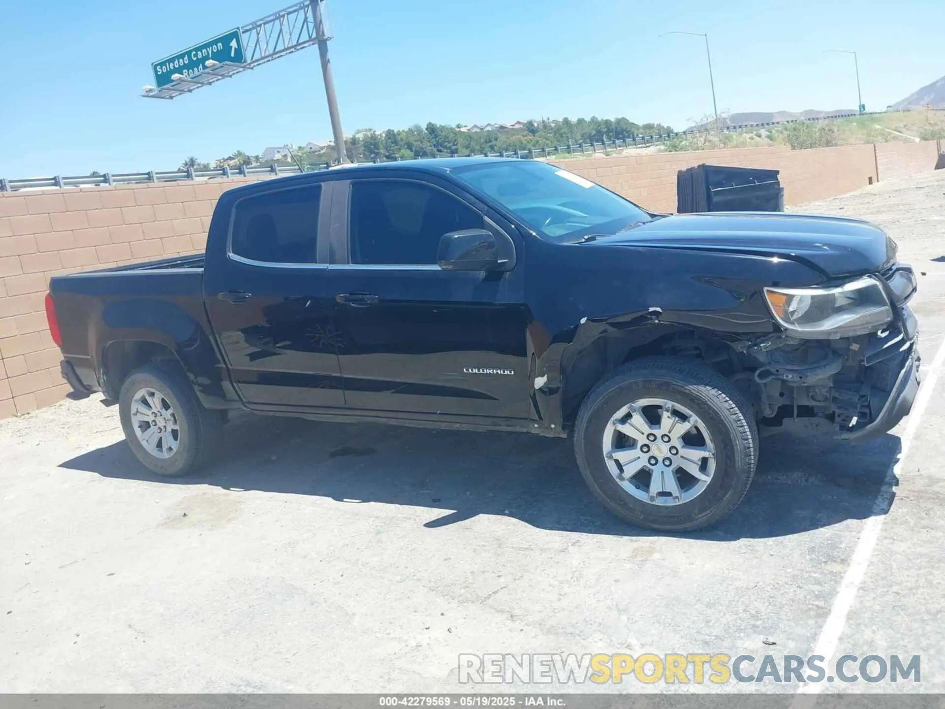 13 Photograph of a damaged car 1GCGSCEA0K1105615 CHEVROLET COLORADO 2019