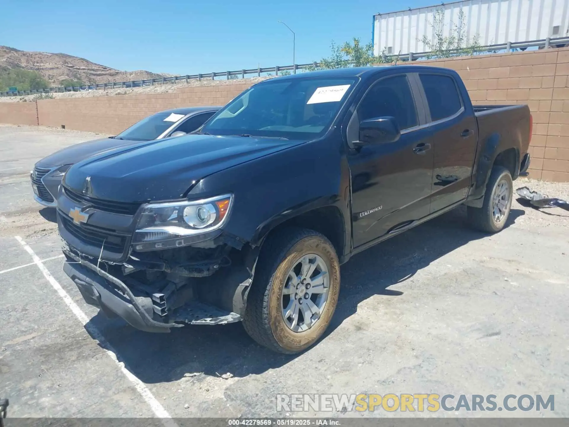 2 Photograph of a damaged car 1GCGSCEA0K1105615 CHEVROLET COLORADO 2019