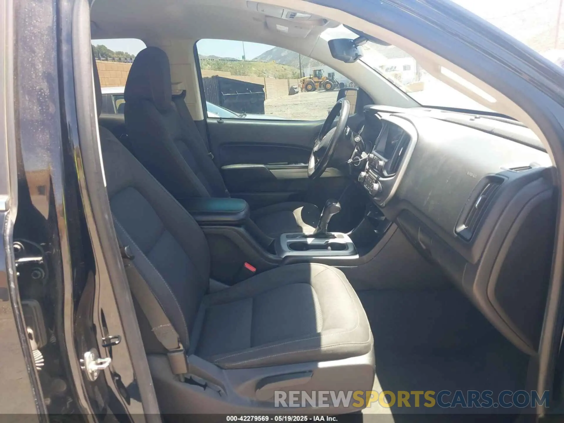 5 Photograph of a damaged car 1GCGSCEA0K1105615 CHEVROLET COLORADO 2019