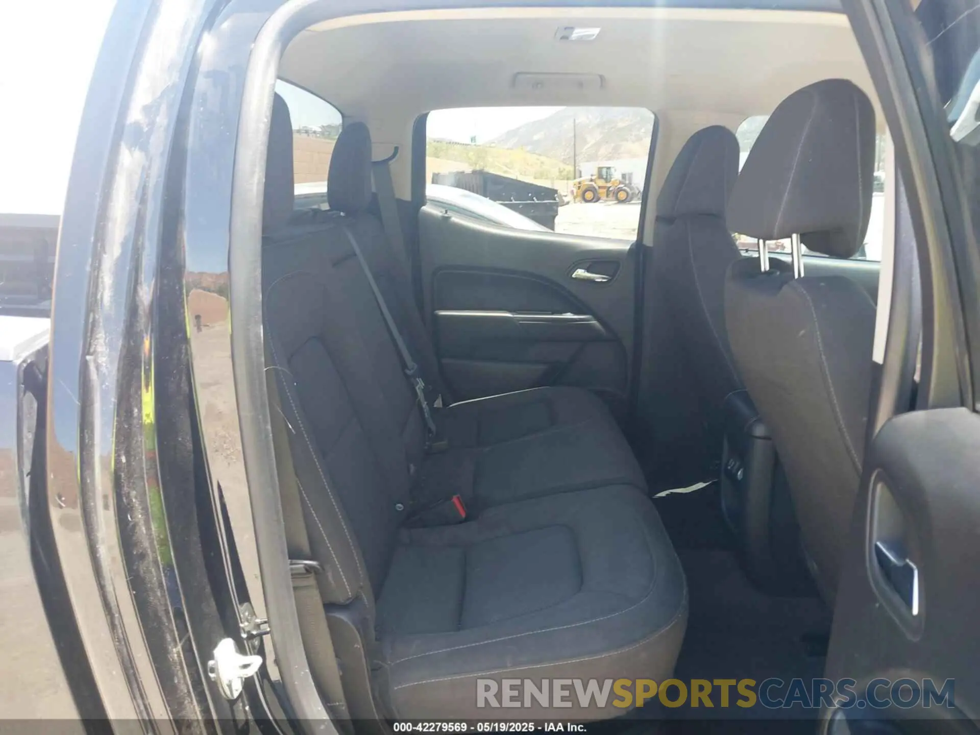 8 Photograph of a damaged car 1GCGSCEA0K1105615 CHEVROLET COLORADO 2019
