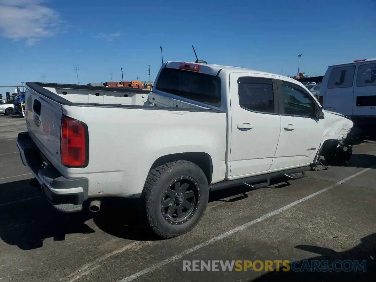 3 Photograph of a damaged car 1GCGSCEAXK1193945 CHEVROLET COLORADO 2019