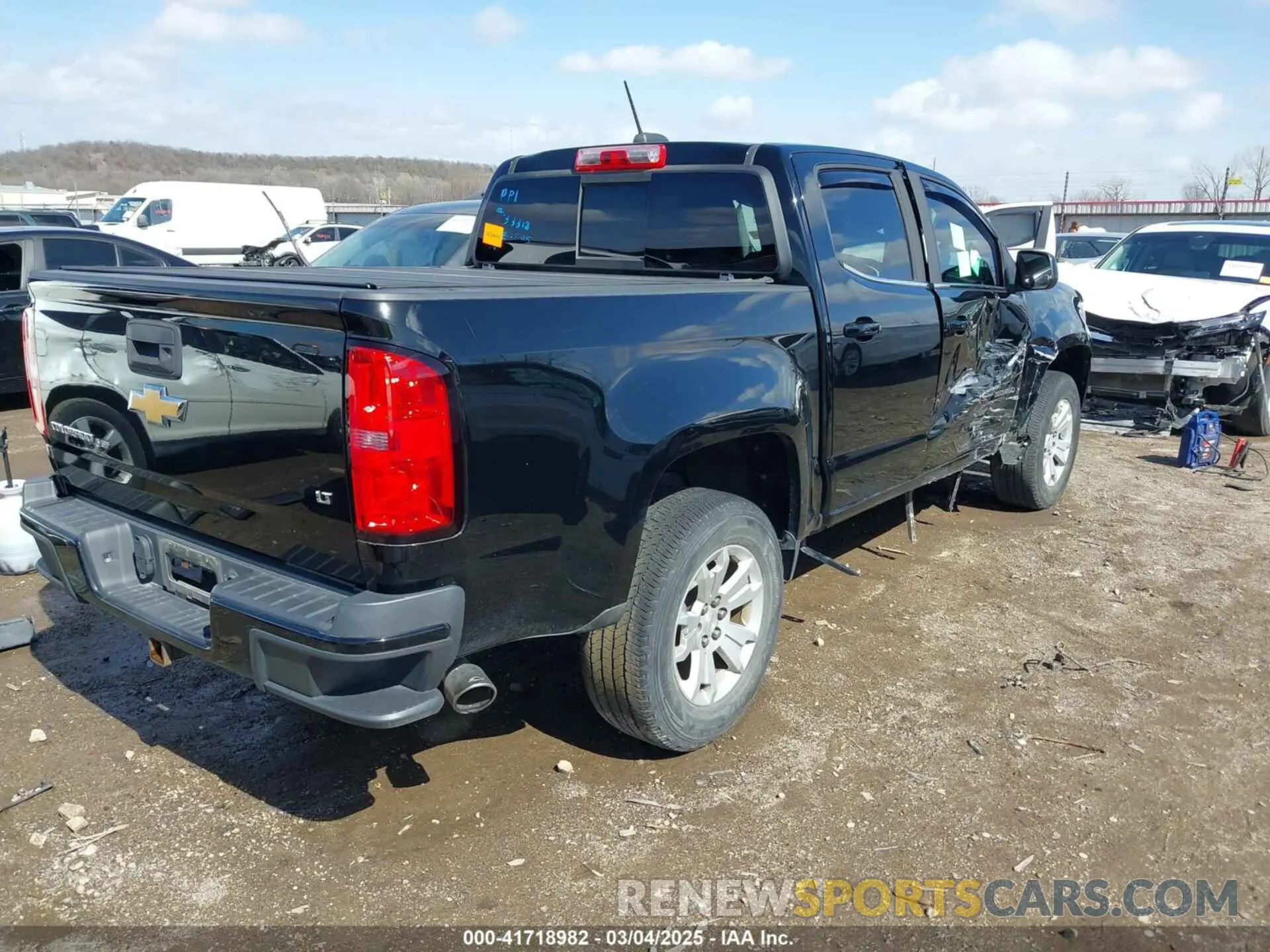 4 Photograph of a damaged car 1GCGSCEN1K1198597 CHEVROLET COLORADO 2019
