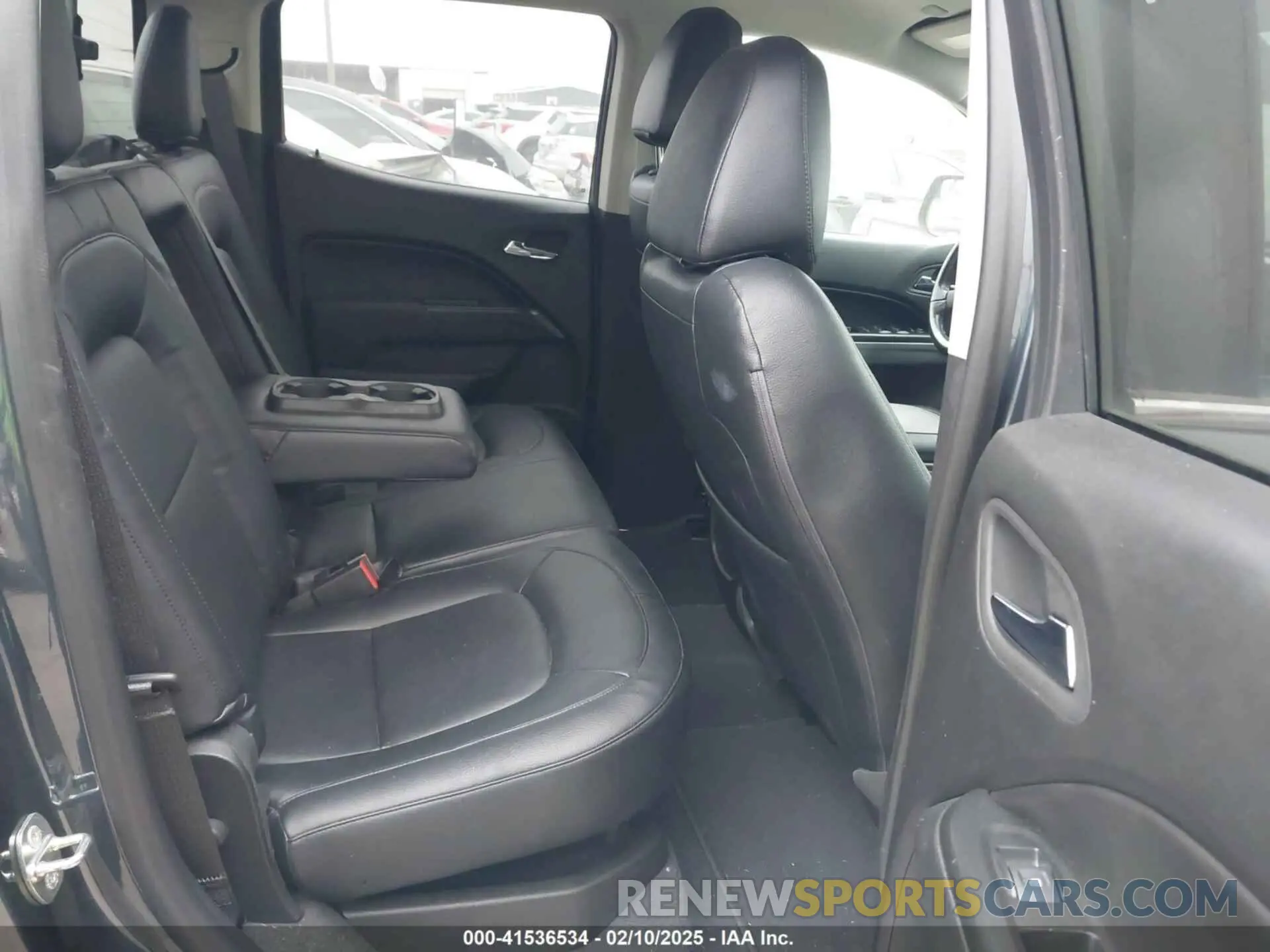 8 Photograph of a damaged car 1GCGSCEN1K1238094 CHEVROLET COLORADO 2019