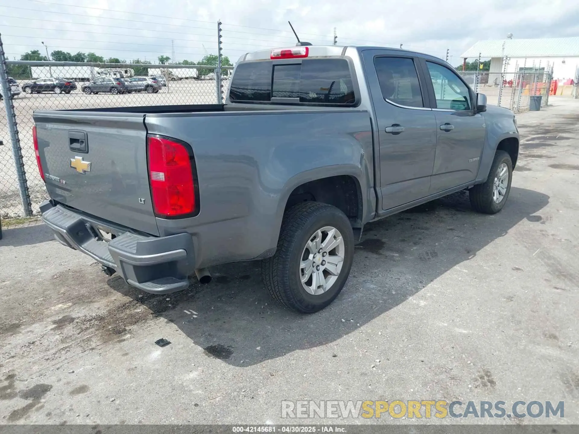 4 Photograph of a damaged car 1GCGSCEN5K1126690 CHEVROLET COLORADO 2019