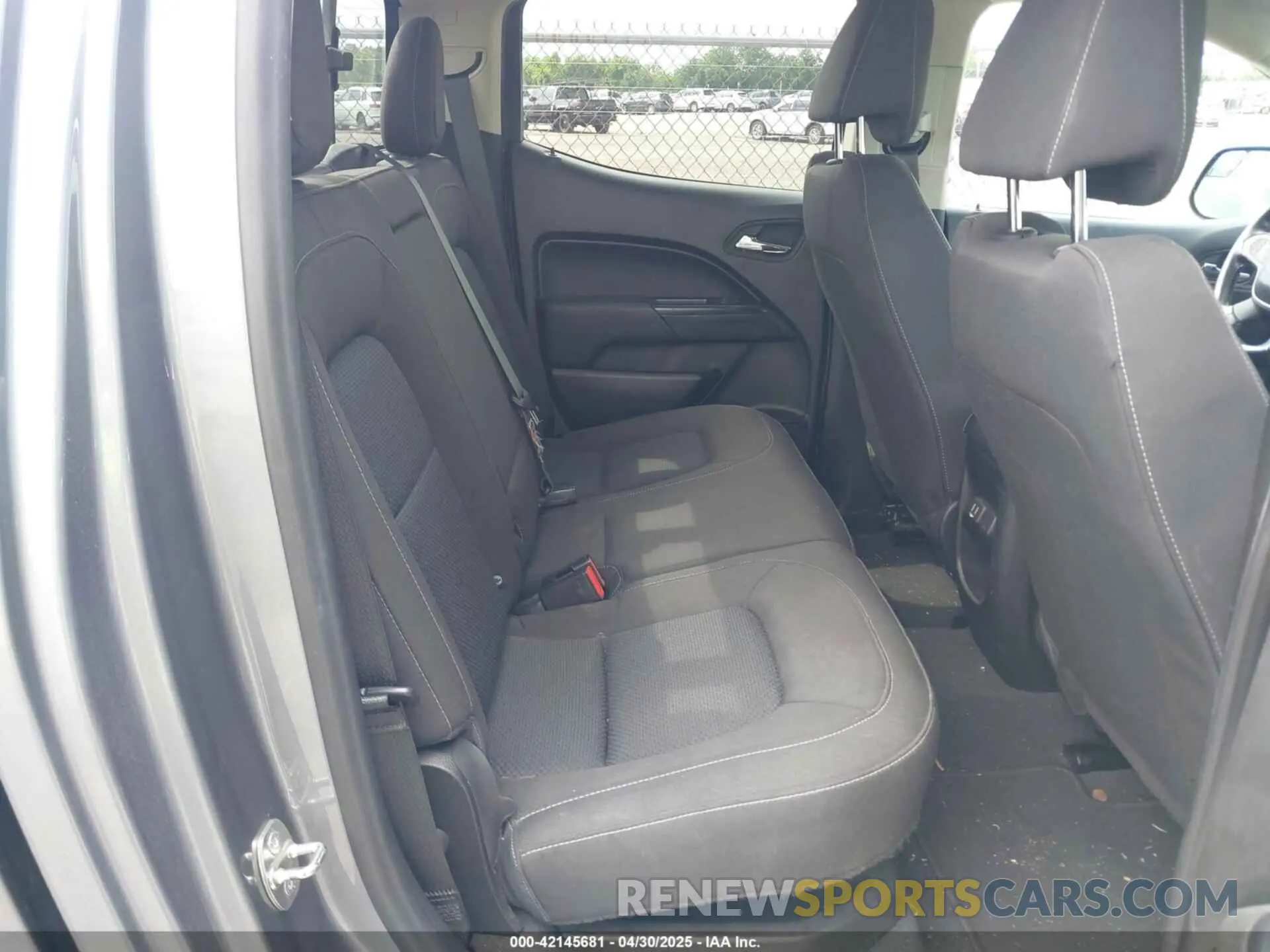 8 Photograph of a damaged car 1GCGSCEN5K1126690 CHEVROLET COLORADO 2019