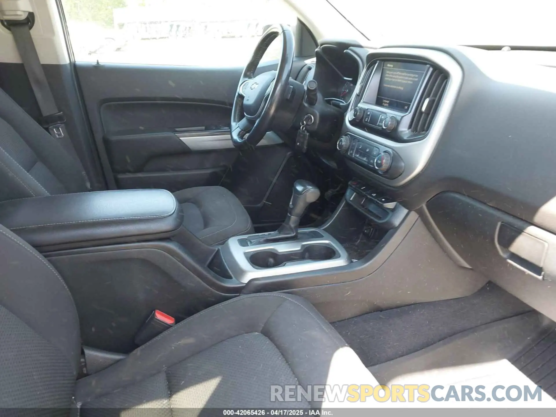 5 Photograph of a damaged car 1GCGSCEN6K1124642 CHEVROLET COLORADO 2019