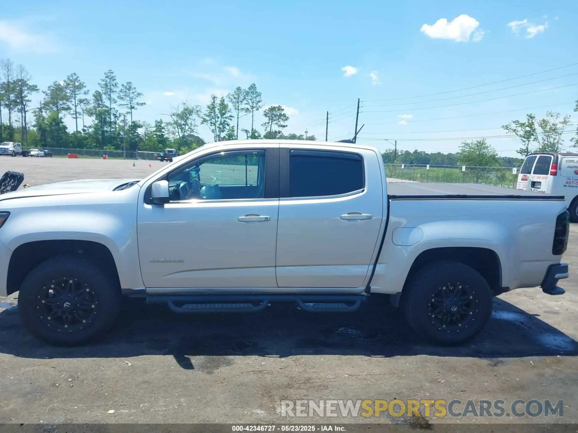 13 Photograph of a damaged car 1GCGSCEN7K1102049 CHEVROLET COLORADO 2019