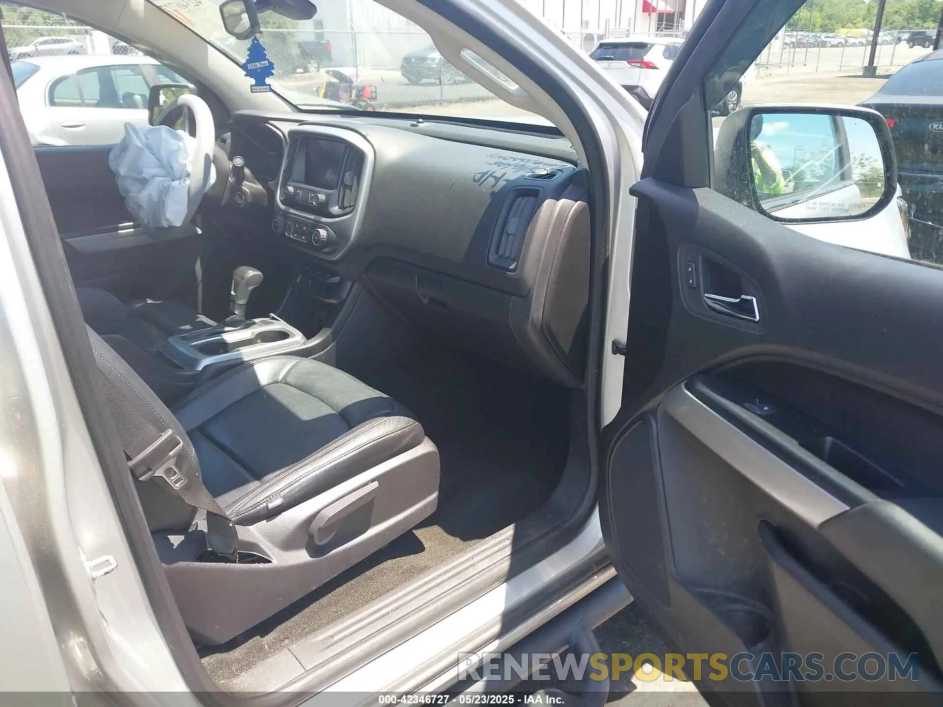 5 Photograph of a damaged car 1GCGSCEN7K1102049 CHEVROLET COLORADO 2019
