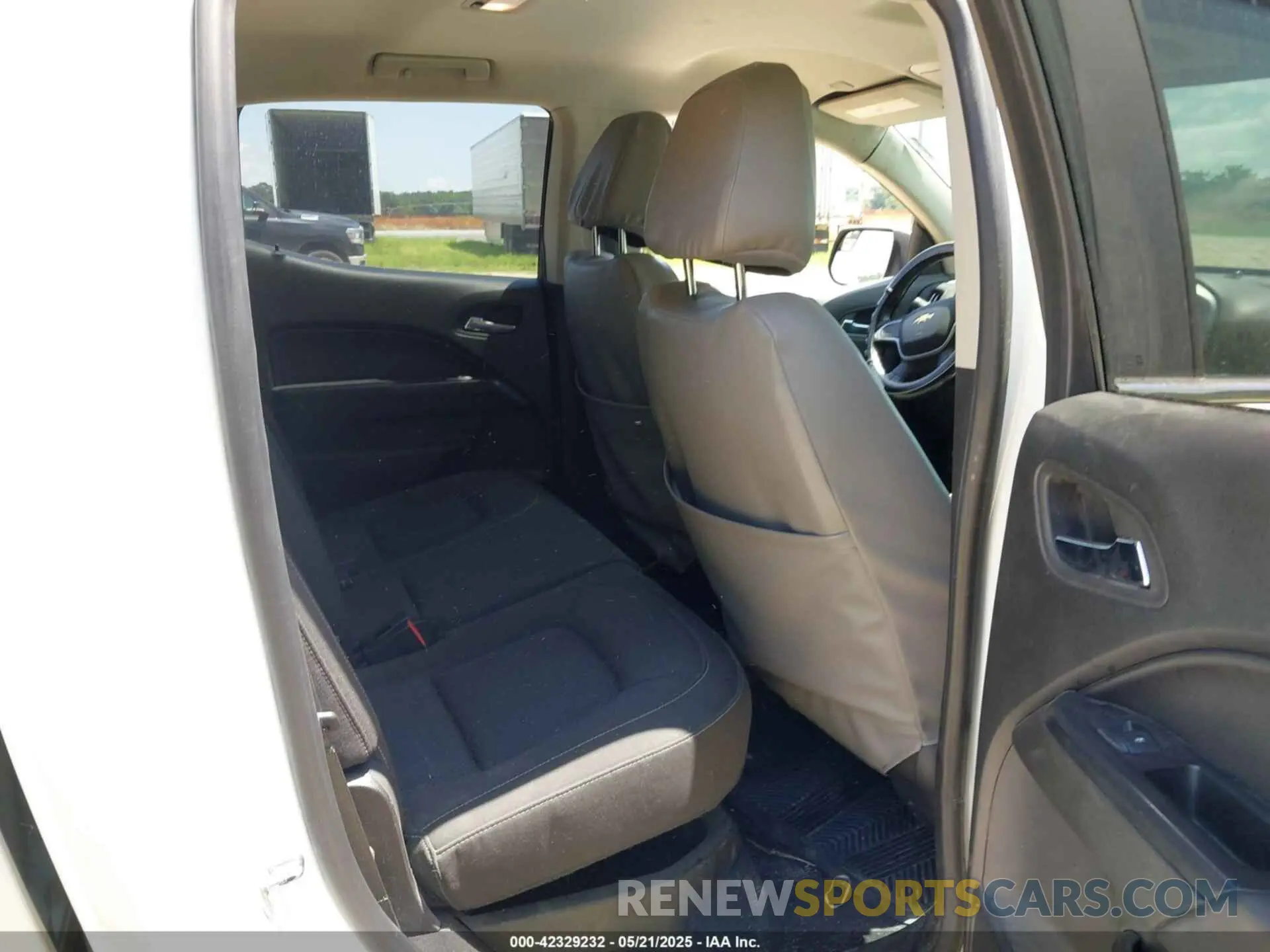8 Photograph of a damaged car 1GCGSCEN7K1104111 CHEVROLET COLORADO 2019