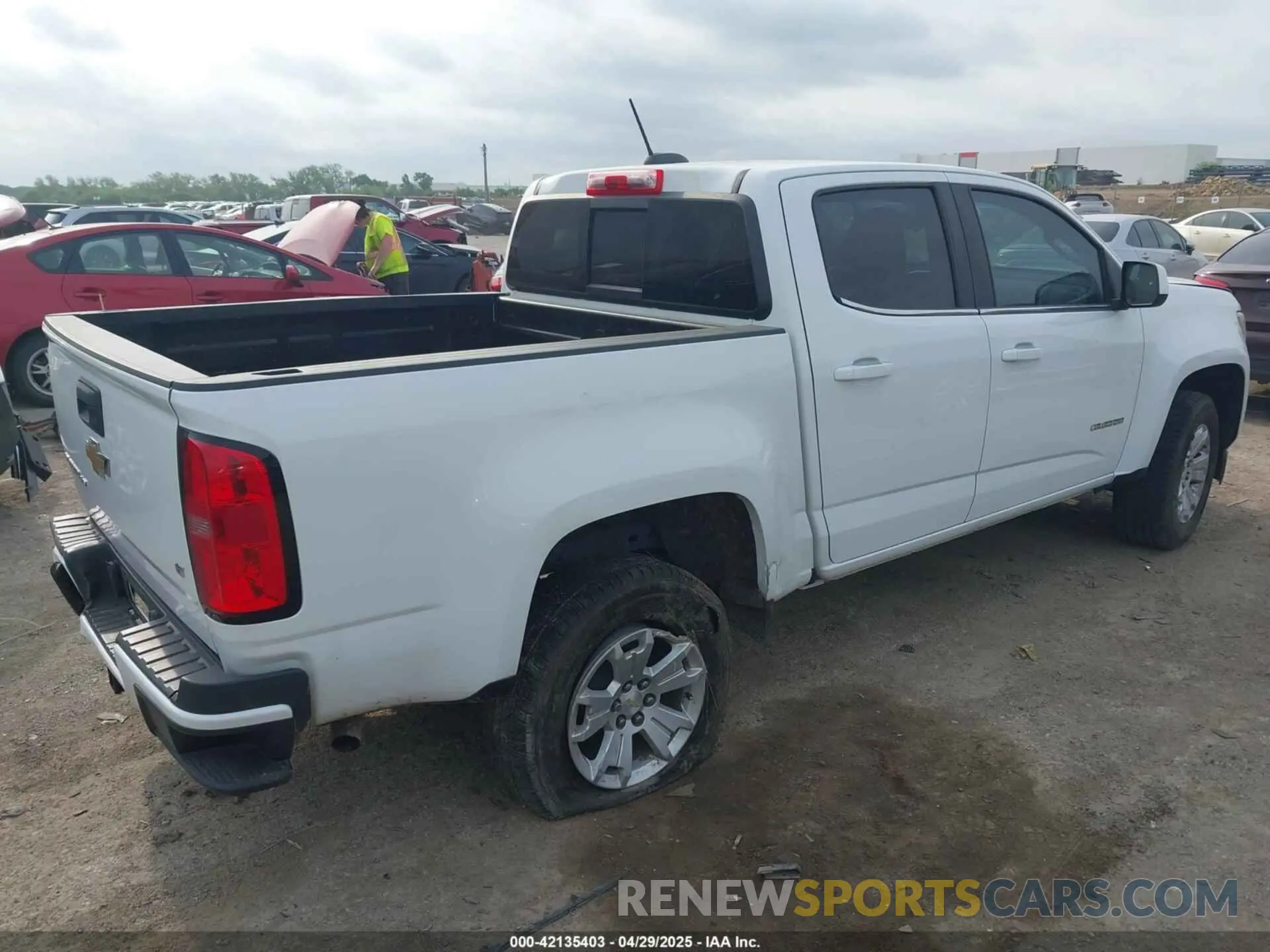 4 Photograph of a damaged car 1GCGSCEN8K1274476 CHEVROLET COLORADO 2019
