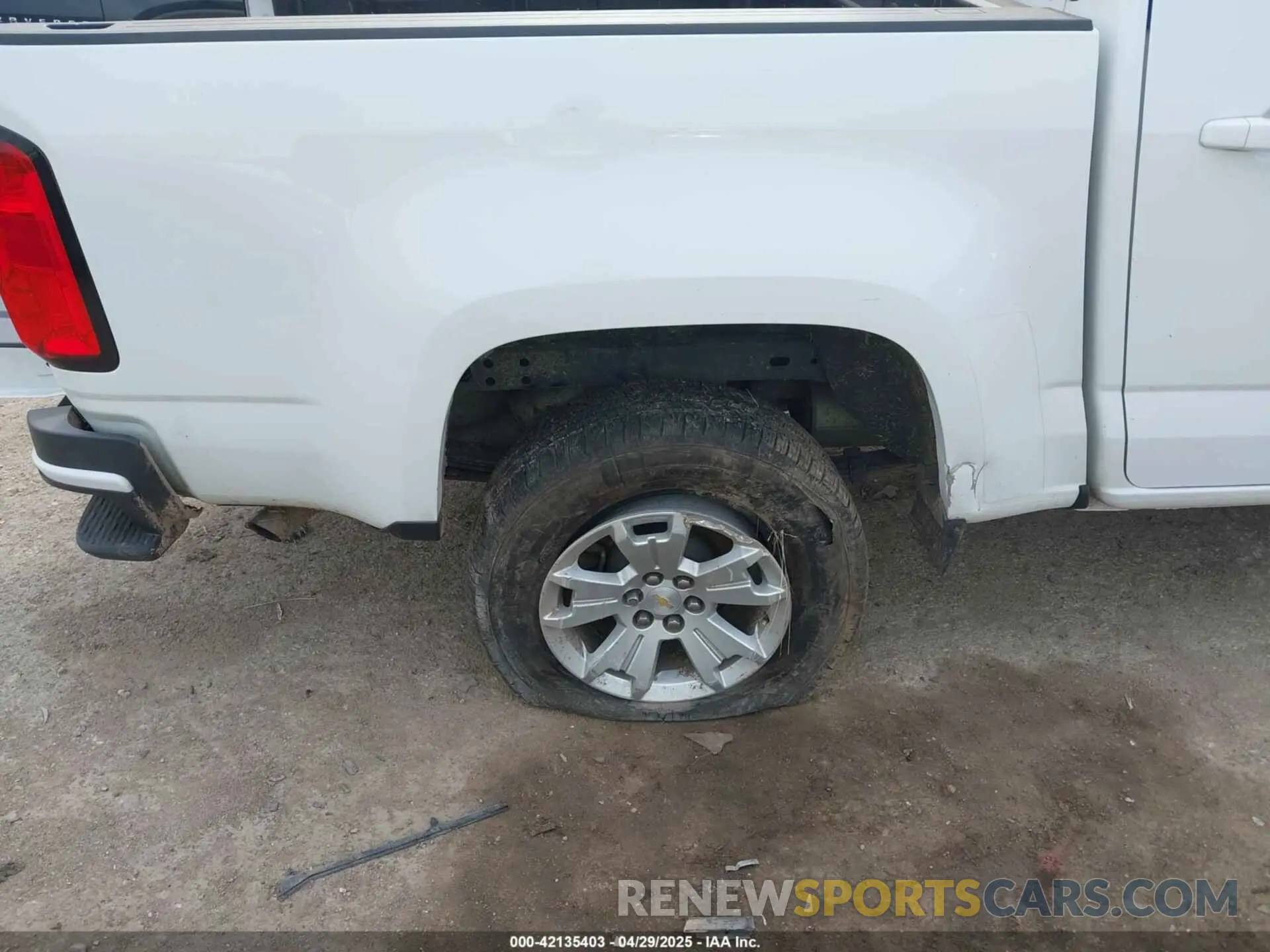 6 Photograph of a damaged car 1GCGSCEN8K1274476 CHEVROLET COLORADO 2019