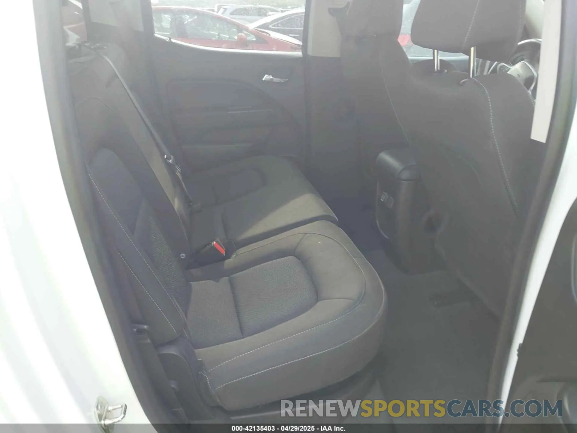8 Photograph of a damaged car 1GCGSCEN8K1274476 CHEVROLET COLORADO 2019