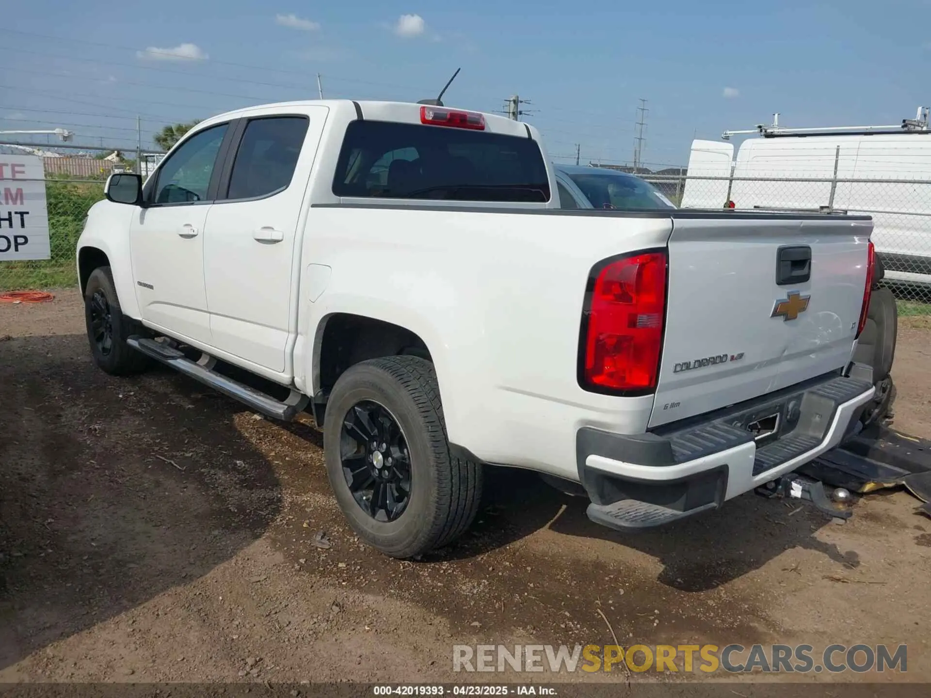 3 Photograph of a damaged car 1GCGSCEN9K1109603 CHEVROLET COLORADO 2019