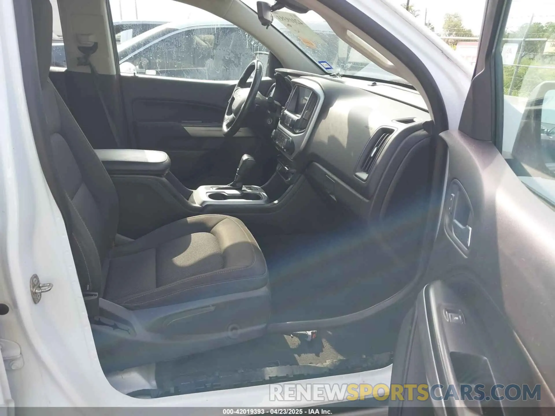 5 Photograph of a damaged car 1GCGSCEN9K1109603 CHEVROLET COLORADO 2019