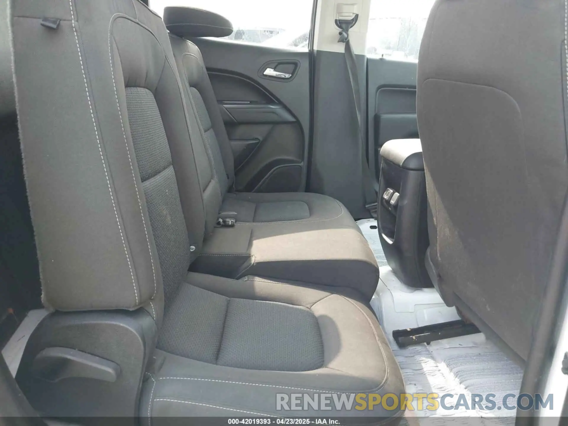 8 Photograph of a damaged car 1GCGSCEN9K1109603 CHEVROLET COLORADO 2019