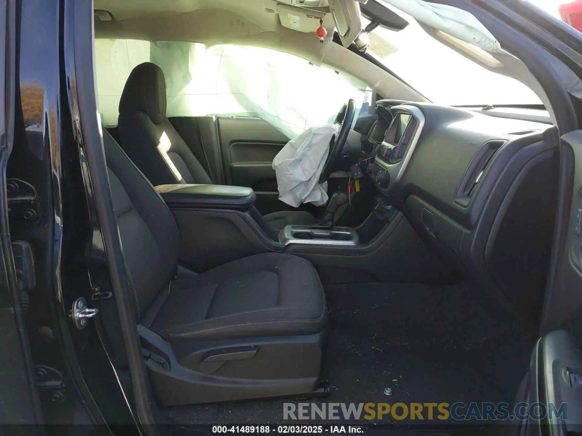 5 Photograph of a damaged car 1GCGSCEN9K1149535 CHEVROLET COLORADO 2019