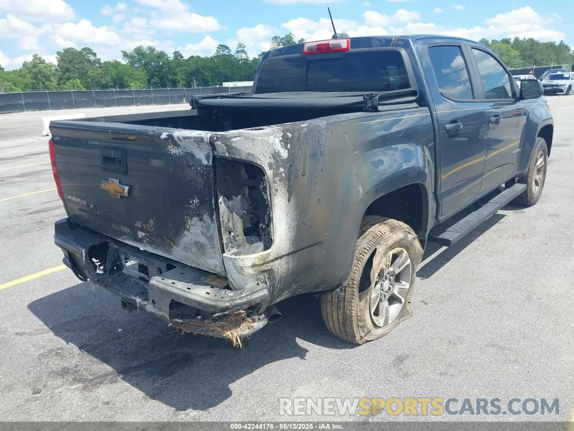 6 Photograph of a damaged car 1GCGSDEN4K1122944 CHEVROLET COLORADO 2019