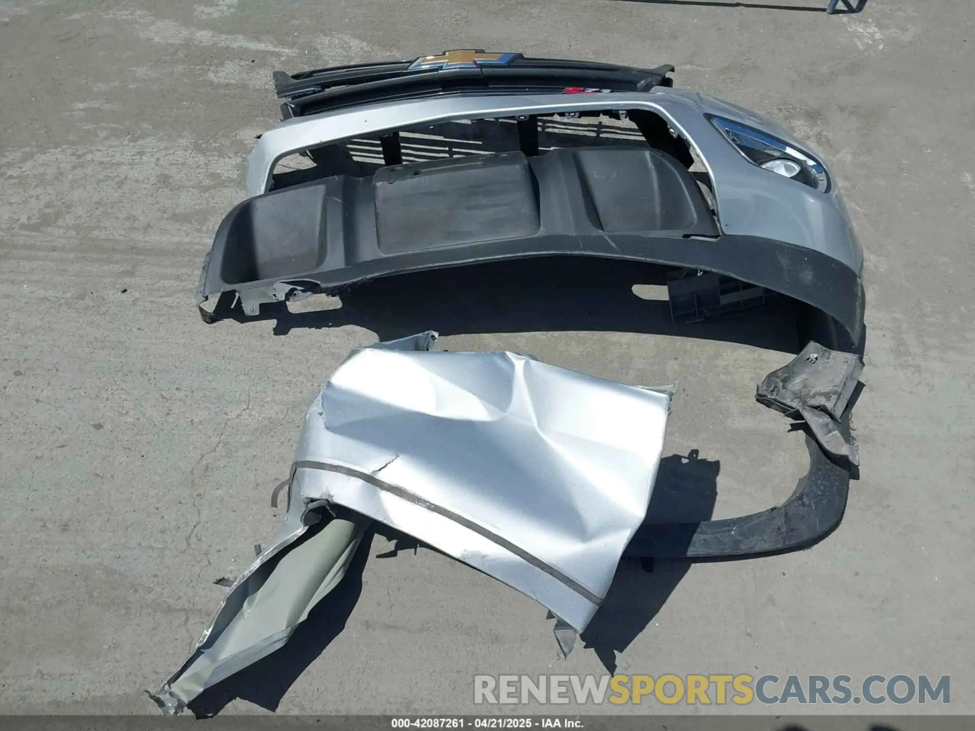 12 Photograph of a damaged car 1GCGSDEN4K1209565 CHEVROLET COLORADO 2019