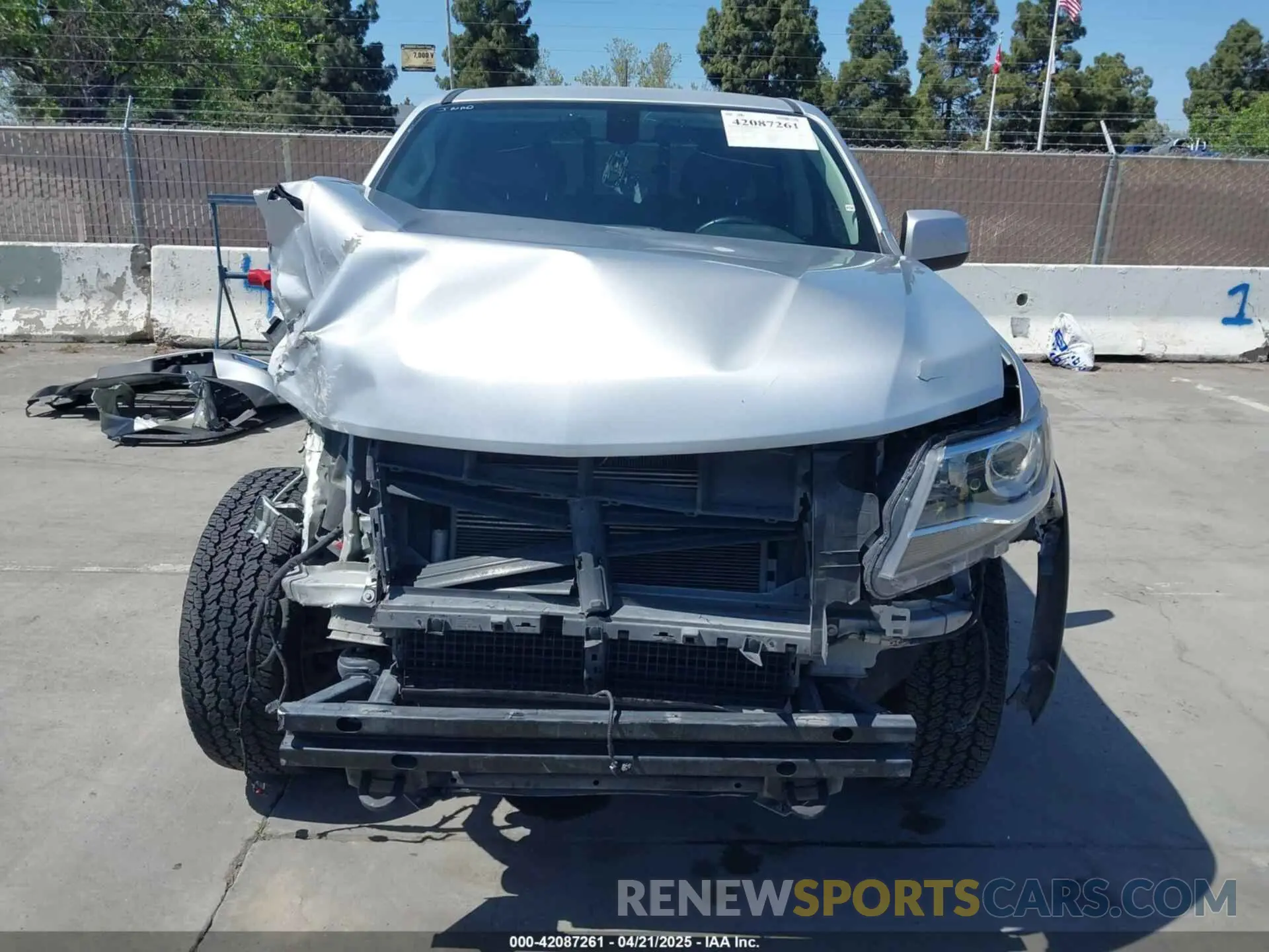 13 Photograph of a damaged car 1GCGSDEN4K1209565 CHEVROLET COLORADO 2019