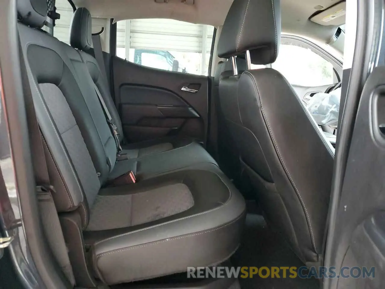 10 Photograph of a damaged car 1GCGSDEN7K1160765 CHEVROLET COLORADO 2019