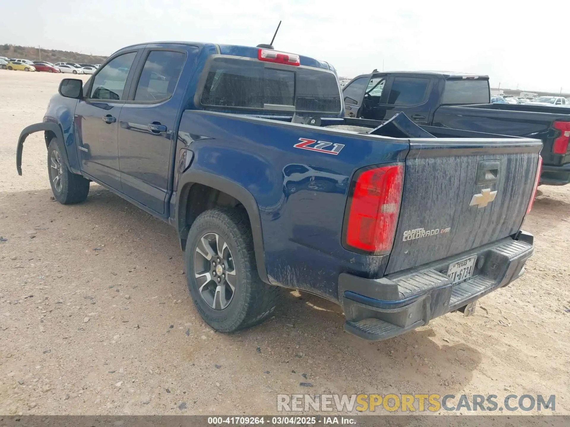3 Photograph of a damaged car 1GCGSDEN8K1359579 CHEVROLET COLORADO 2019