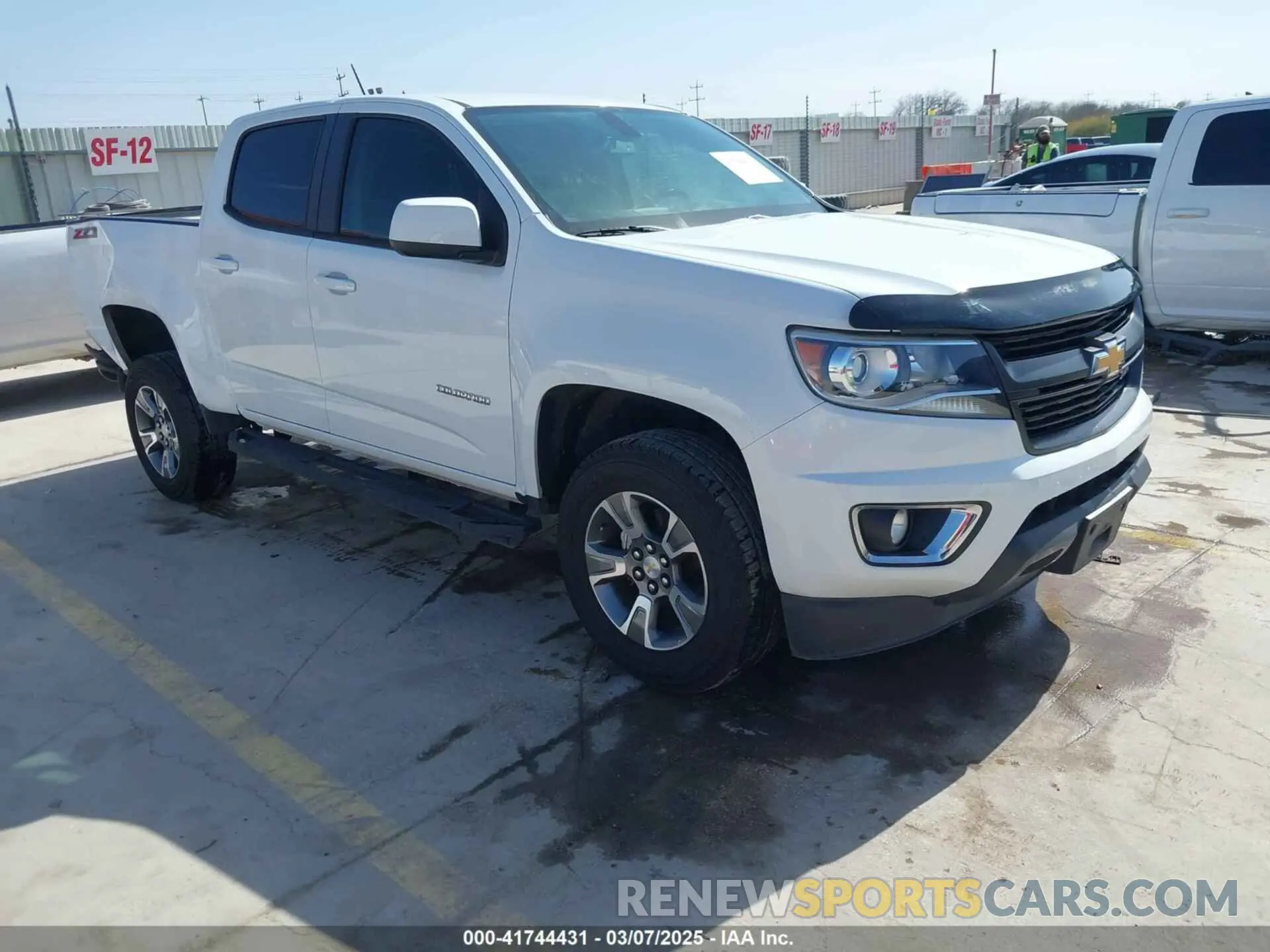 1 Photograph of a damaged car 1GCGSDEN9K1270894 CHEVROLET COLORADO 2019