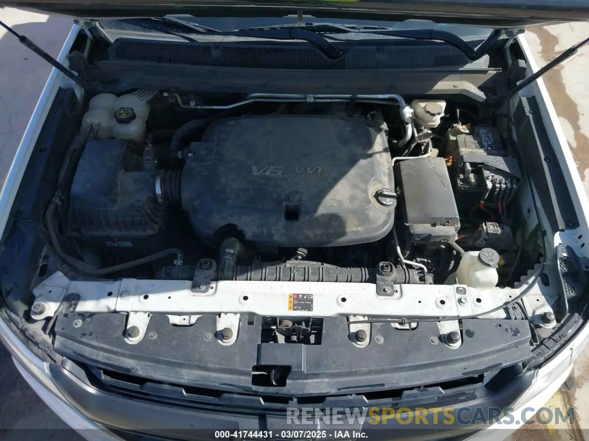10 Photograph of a damaged car 1GCGSDEN9K1270894 CHEVROLET COLORADO 2019