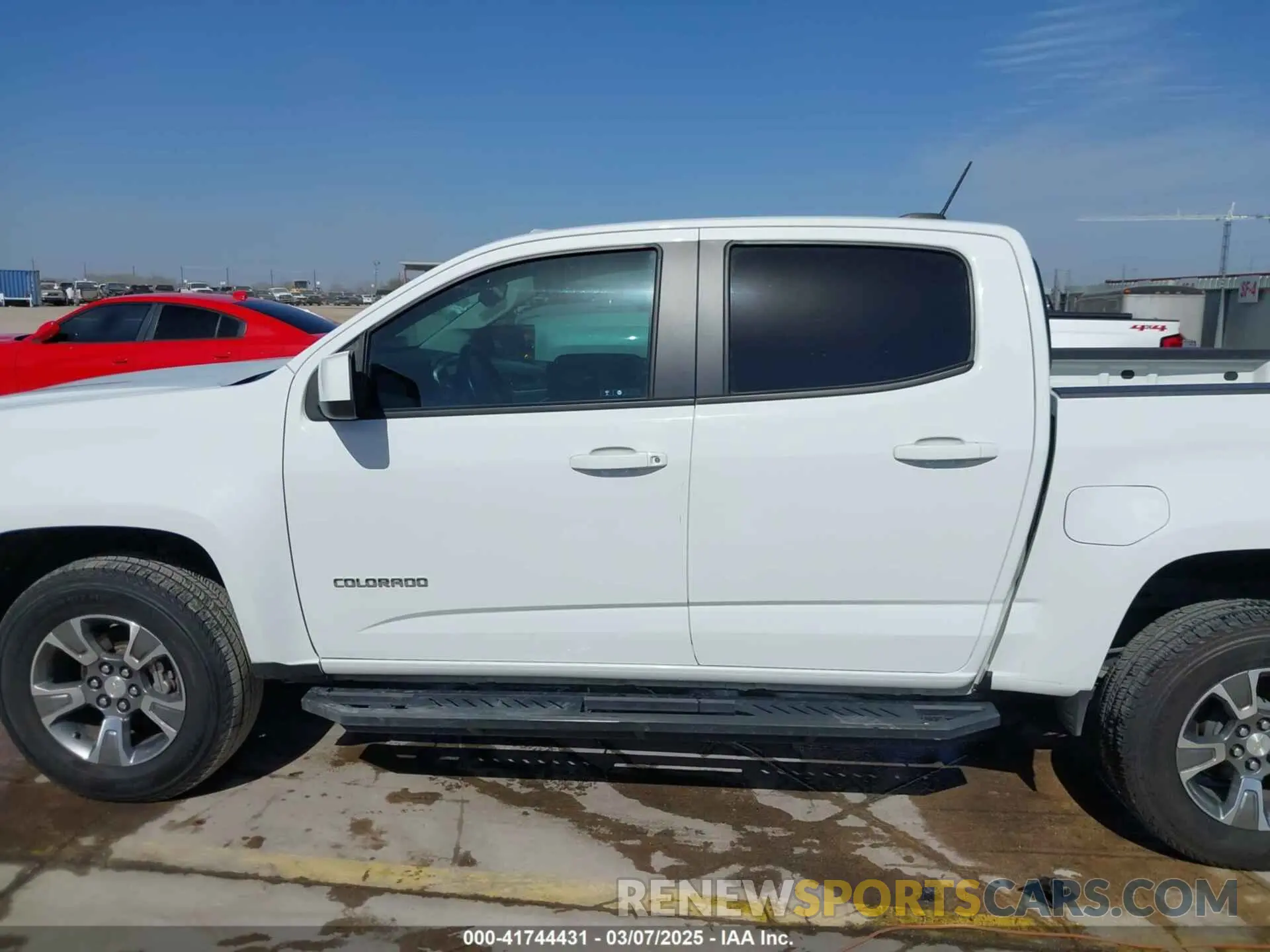 14 Photograph of a damaged car 1GCGSDEN9K1270894 CHEVROLET COLORADO 2019