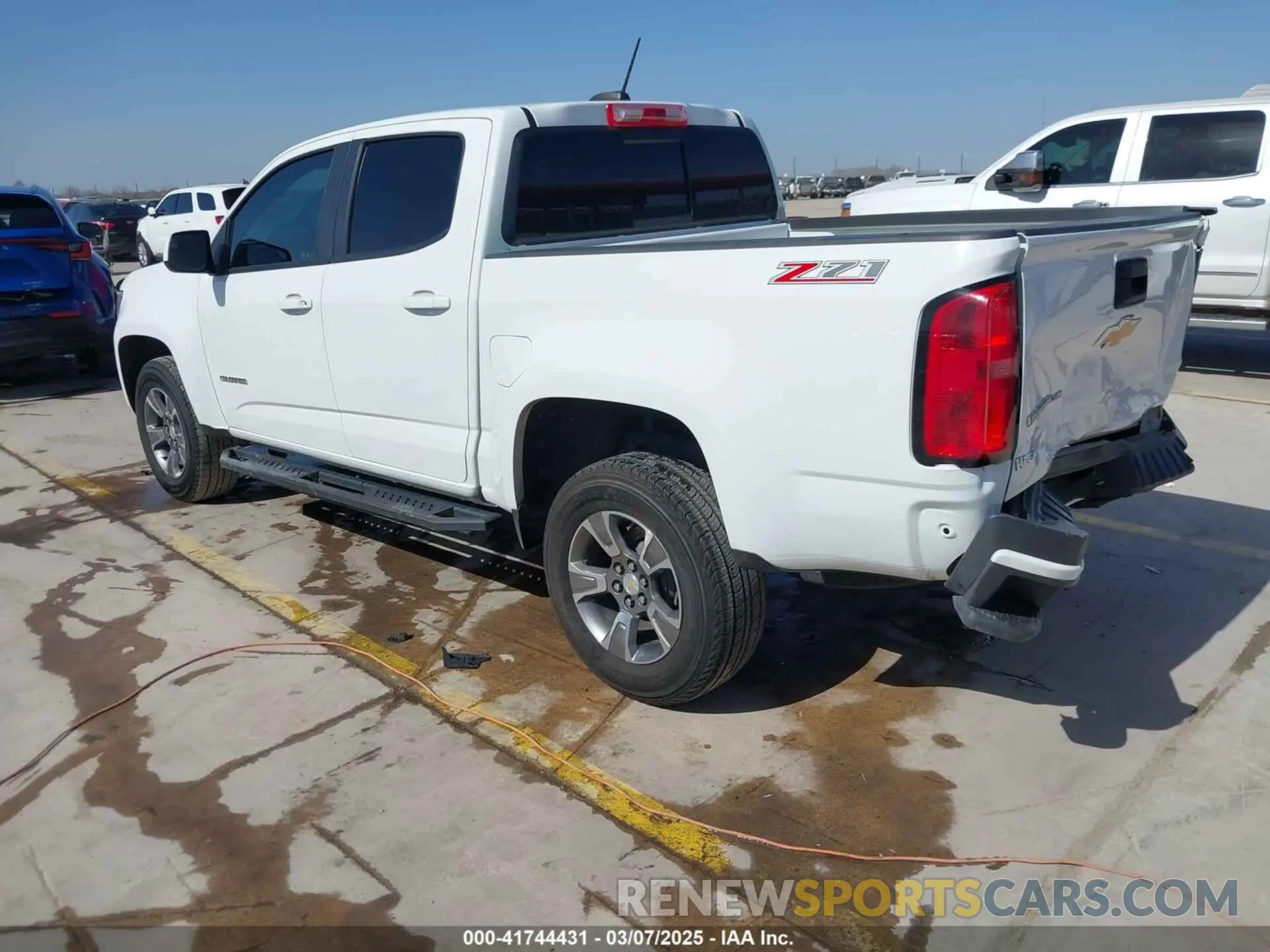 3 Photograph of a damaged car 1GCGSDEN9K1270894 CHEVROLET COLORADO 2019
