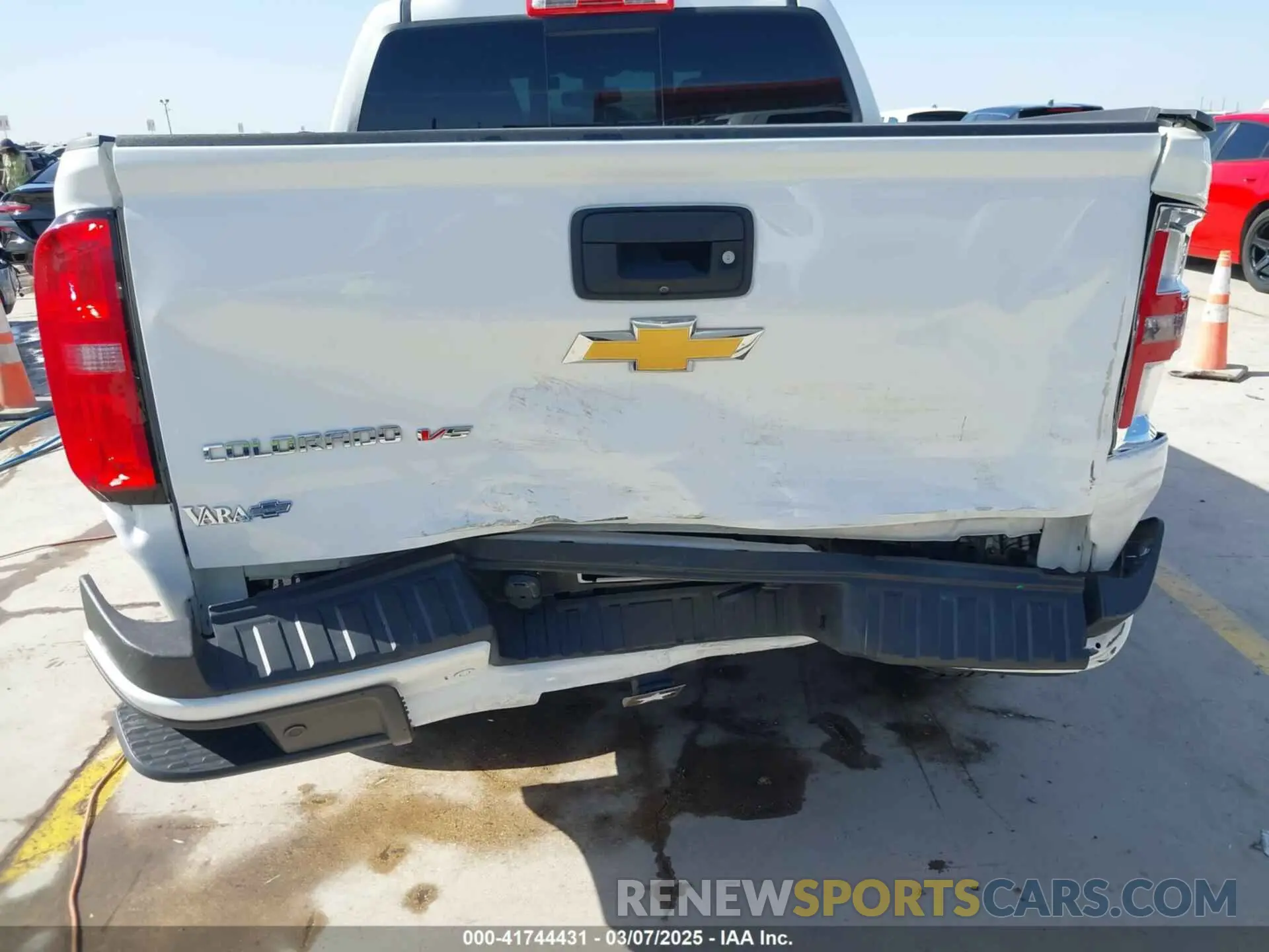 6 Photograph of a damaged car 1GCGSDEN9K1270894 CHEVROLET COLORADO 2019