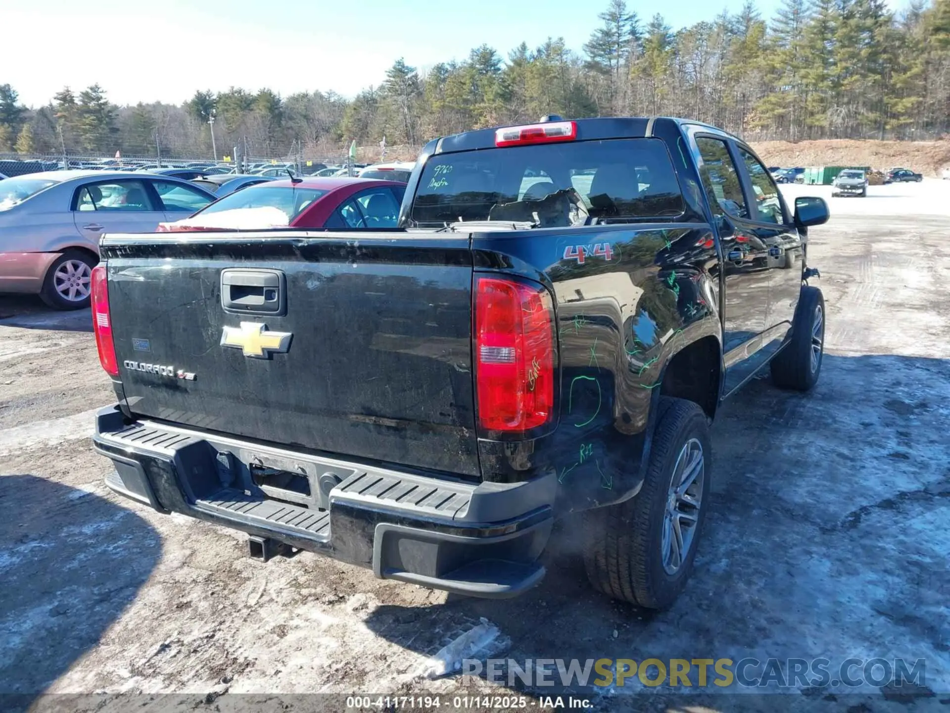 4 Photograph of a damaged car 1GCGTBEN0K1356113 CHEVROLET COLORADO 2019