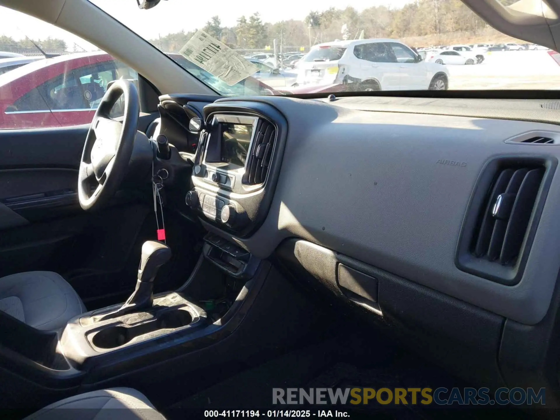 5 Photograph of a damaged car 1GCGTBEN0K1356113 CHEVROLET COLORADO 2019