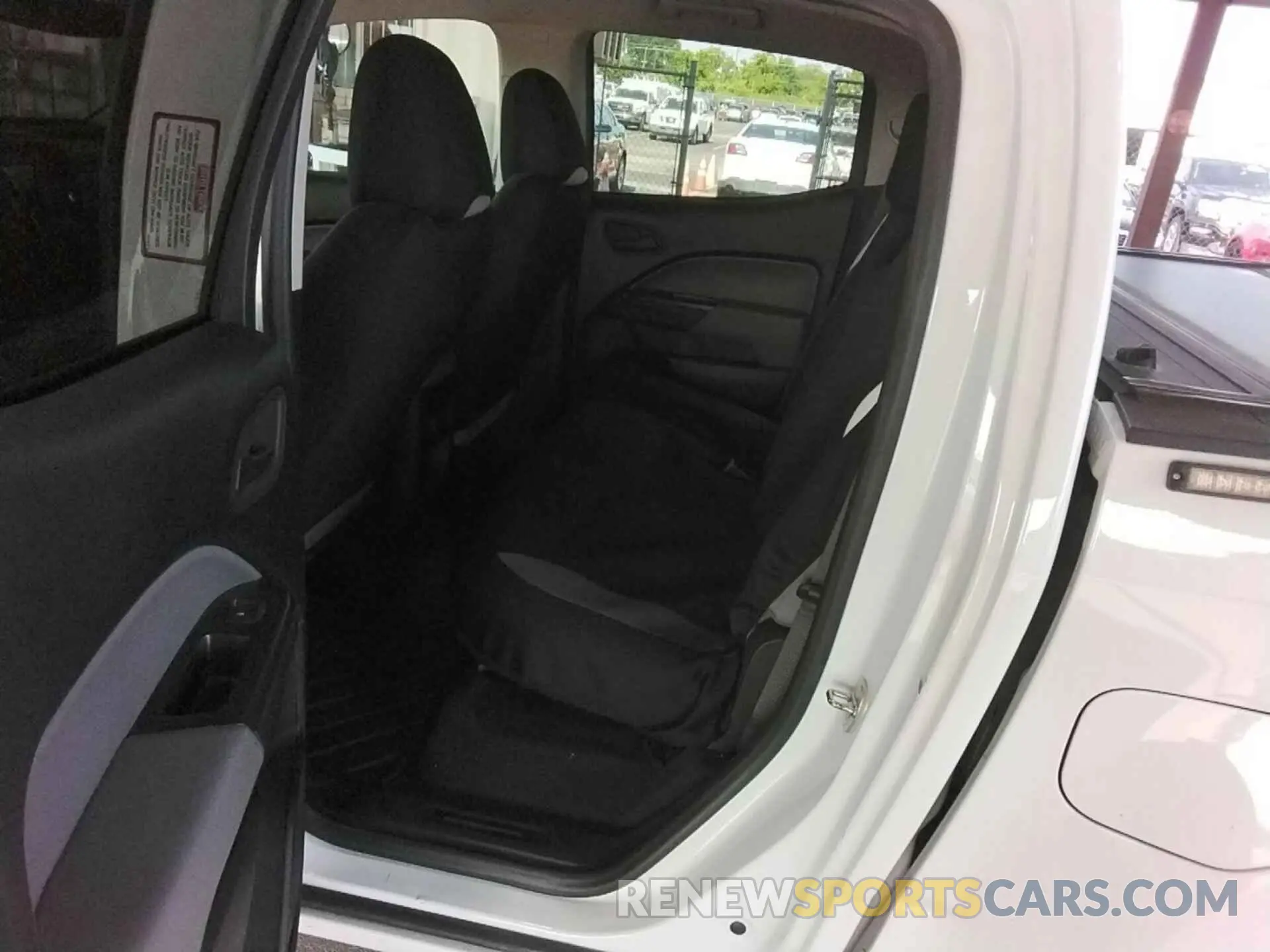 16 Photograph of a damaged car 1GCGTBEN3K1208084 CHEVROLET COLORADO 2019