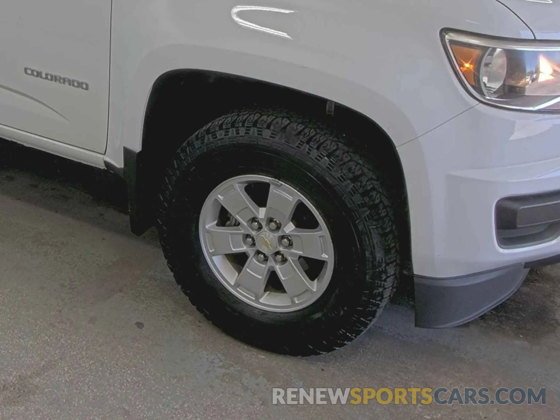 13 Photograph of a damaged car 1GCGTBEN5K1357614 CHEVROLET COLORADO 2019