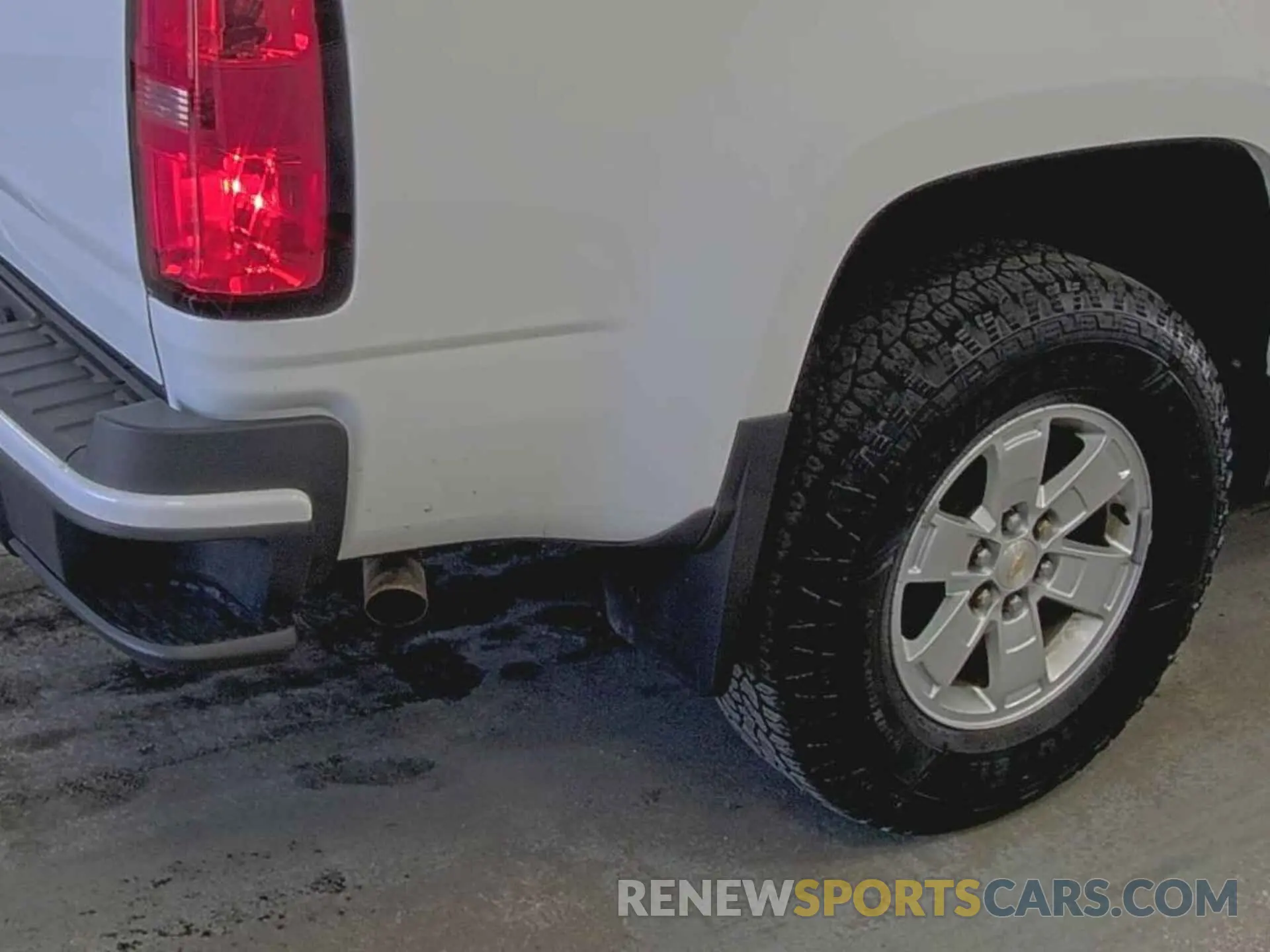 2 Photograph of a damaged car 1GCGTBEN5K1357614 CHEVROLET COLORADO 2019