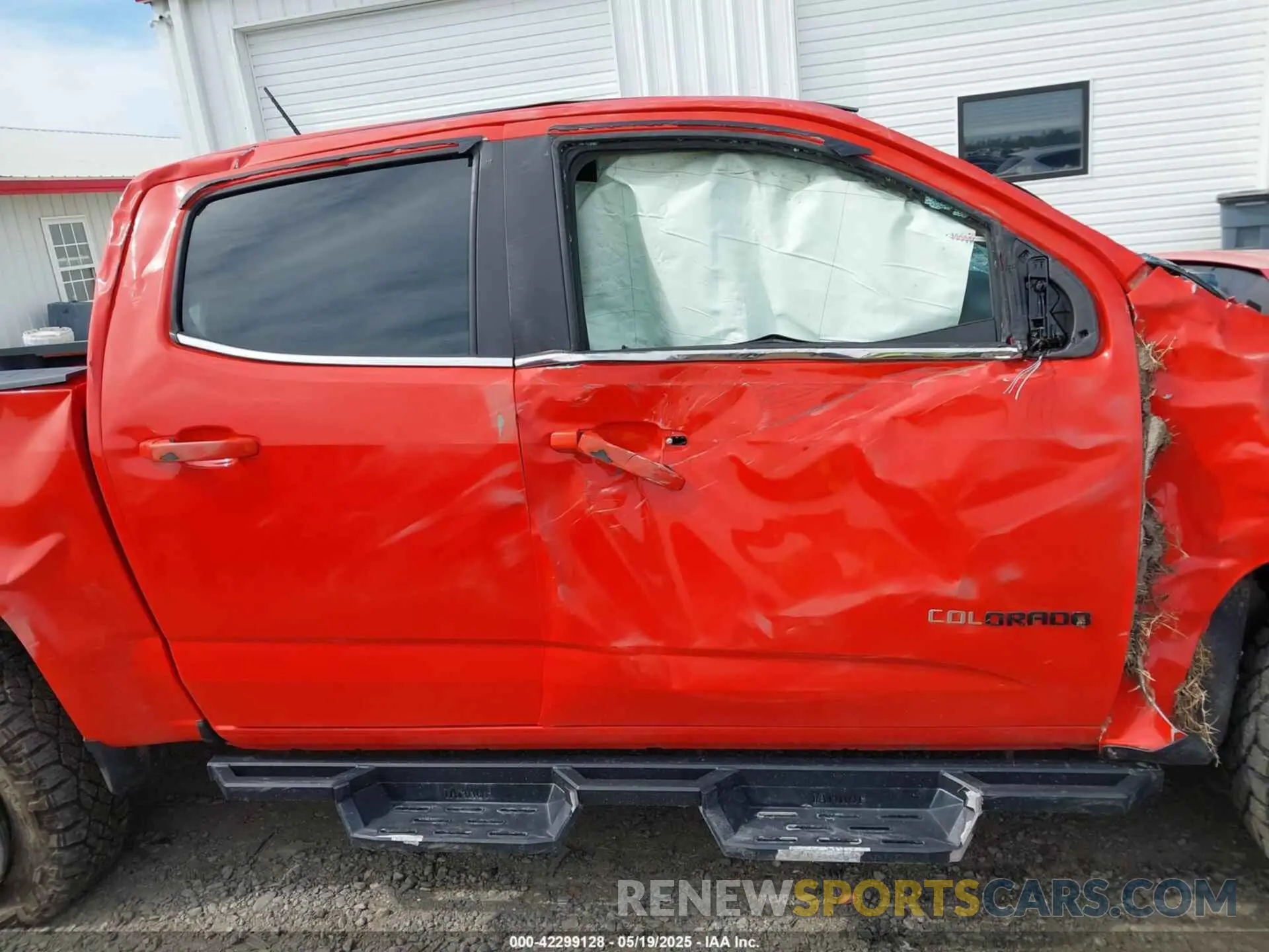 13 Photograph of a damaged car 1GCGTBEN8K1126643 CHEVROLET COLORADO 2019
