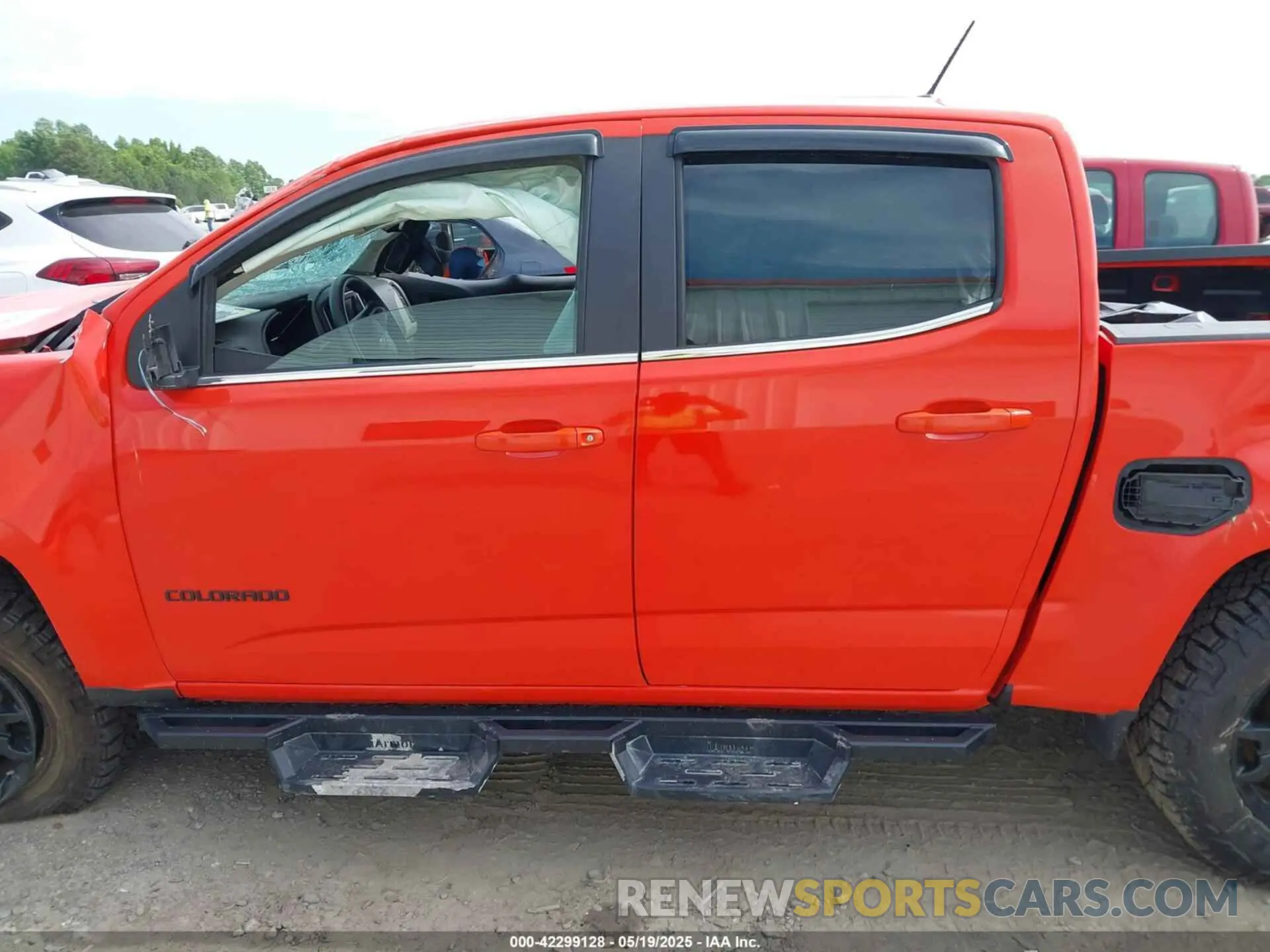 14 Photograph of a damaged car 1GCGTBEN8K1126643 CHEVROLET COLORADO 2019