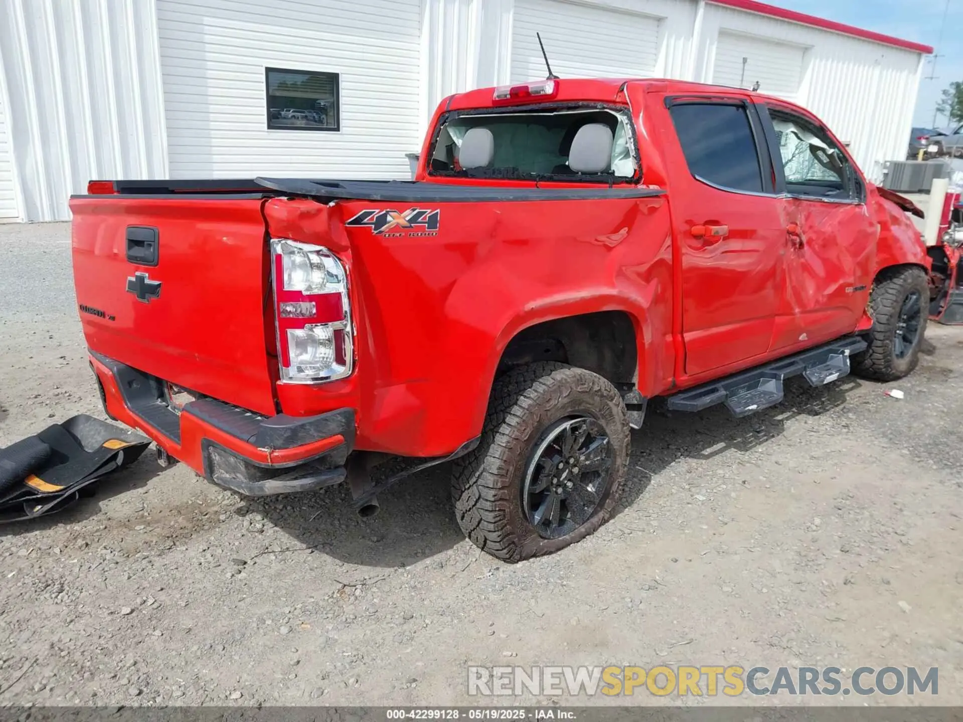 4 Photograph of a damaged car 1GCGTBEN8K1126643 CHEVROLET COLORADO 2019