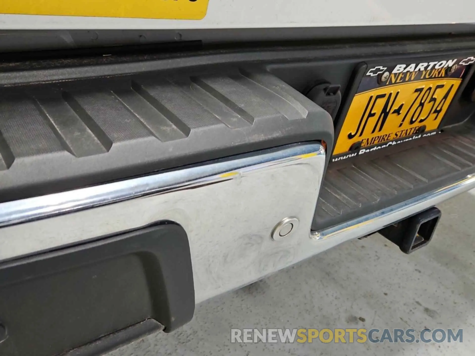 10 Photograph of a damaged car 1GCGTBEN8K1225964 CHEVROLET COLORADO 2019