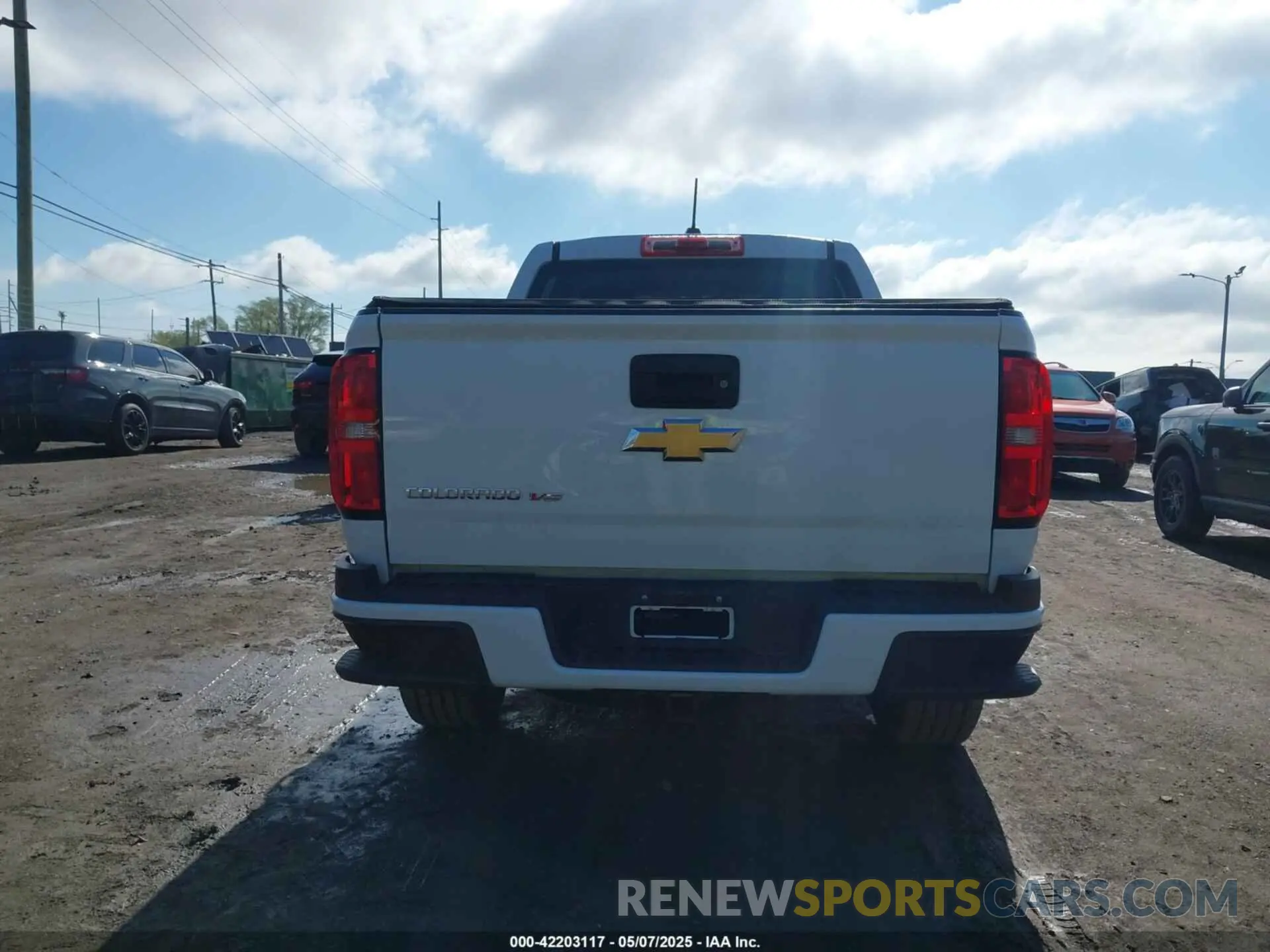 16 Photograph of a damaged car 1GCGTBEN8K1336093 CHEVROLET COLORADO 2019