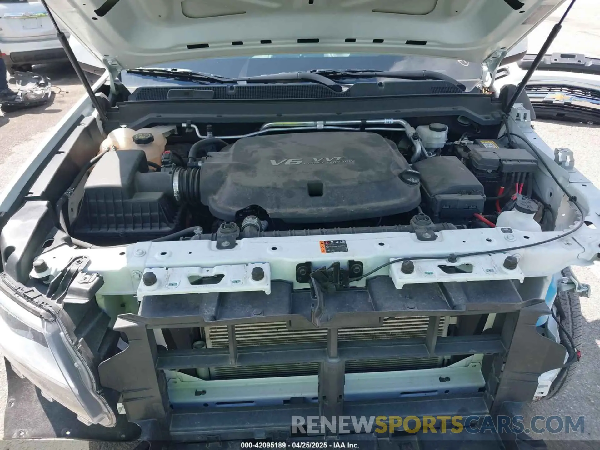 10 Photograph of a damaged car 1GCGTBENXK1121072 CHEVROLET COLORADO 2019