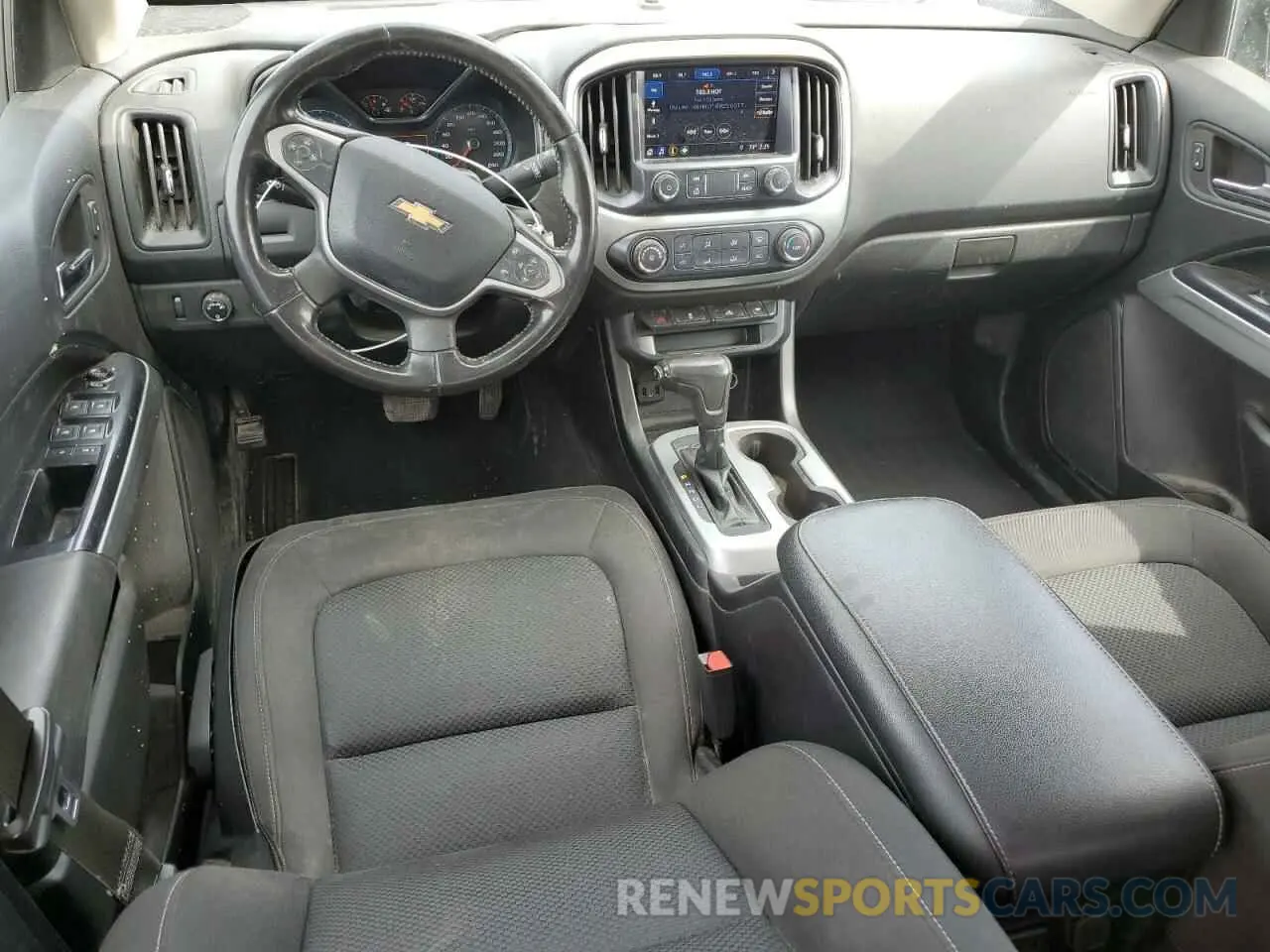8 Photograph of a damaged car 1GCGTCEN1K1117207 CHEVROLET COLORADO 2019