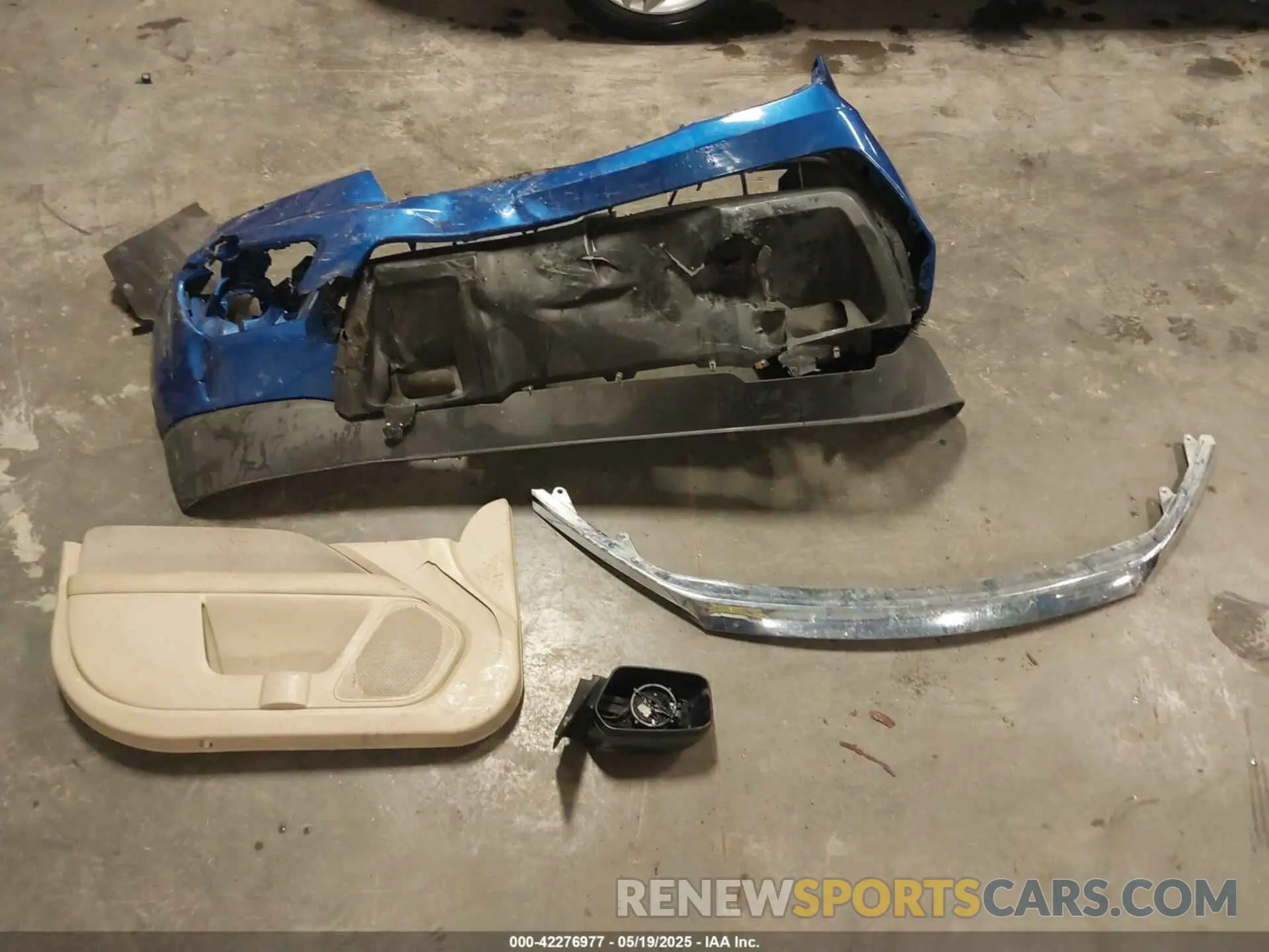 12 Photograph of a damaged car 1GCGTCEN1K1331646 CHEVROLET COLORADO 2019
