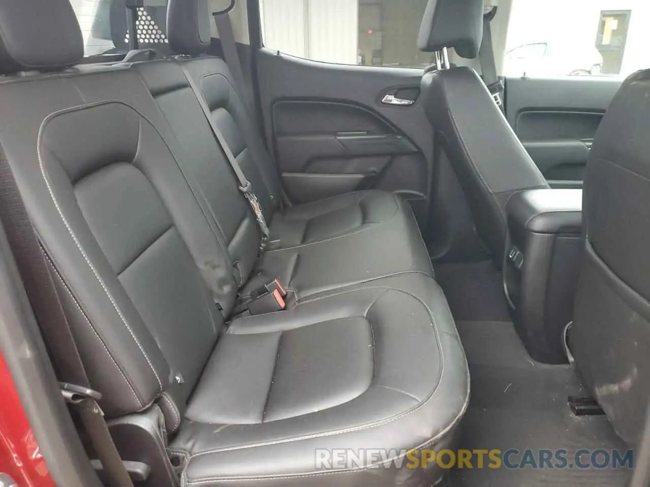 10 Photograph of a damaged car 1GCGTCEN2K1308943 CHEVROLET COLORADO 2019