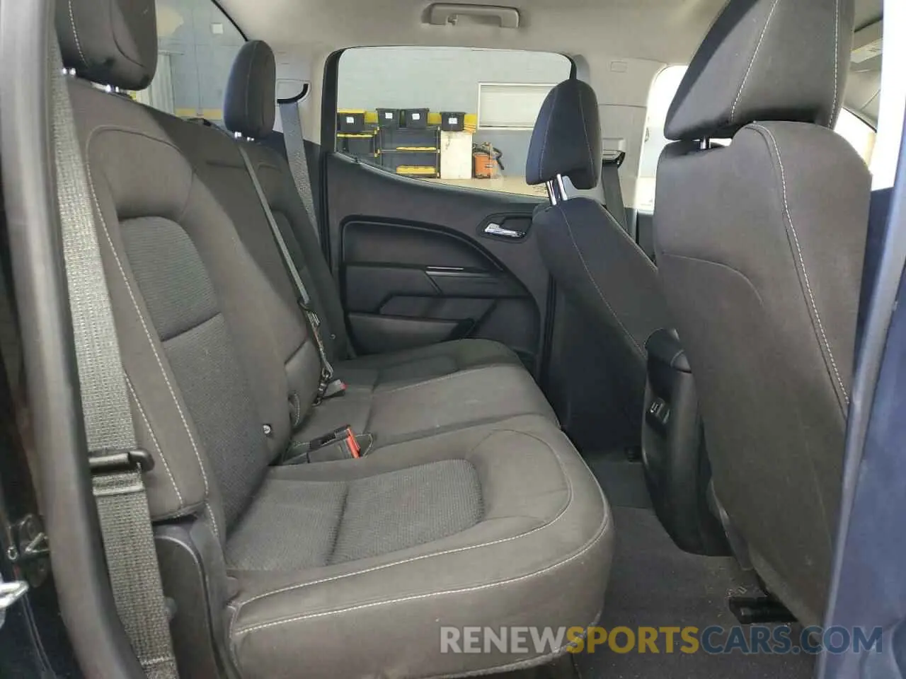 11 Photograph of a damaged car 1GCGTCEN3K1131402 CHEVROLET COLORADO 2019
