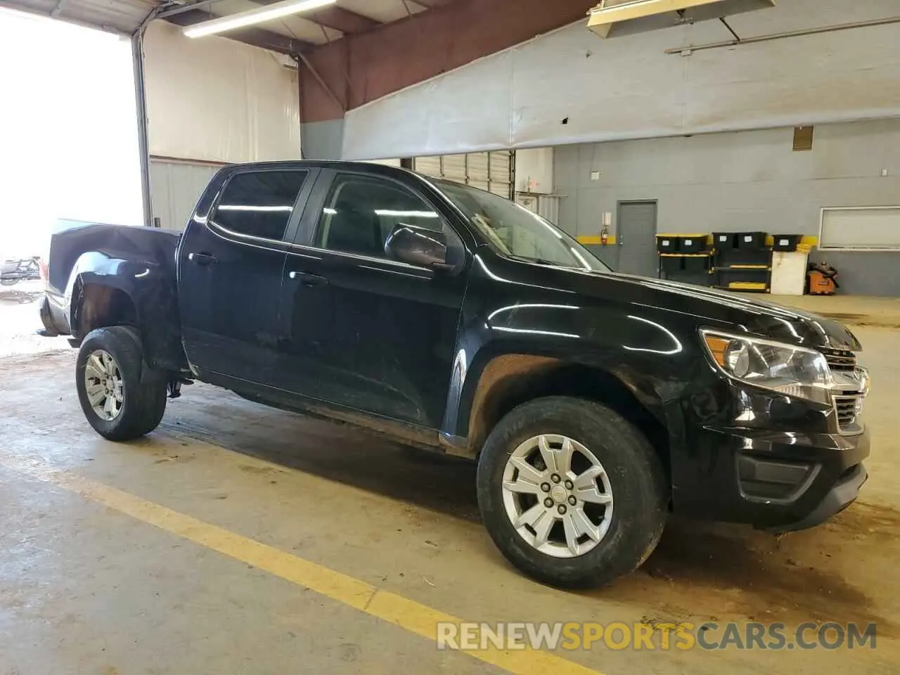 4 Photograph of a damaged car 1GCGTCEN3K1131402 CHEVROLET COLORADO 2019