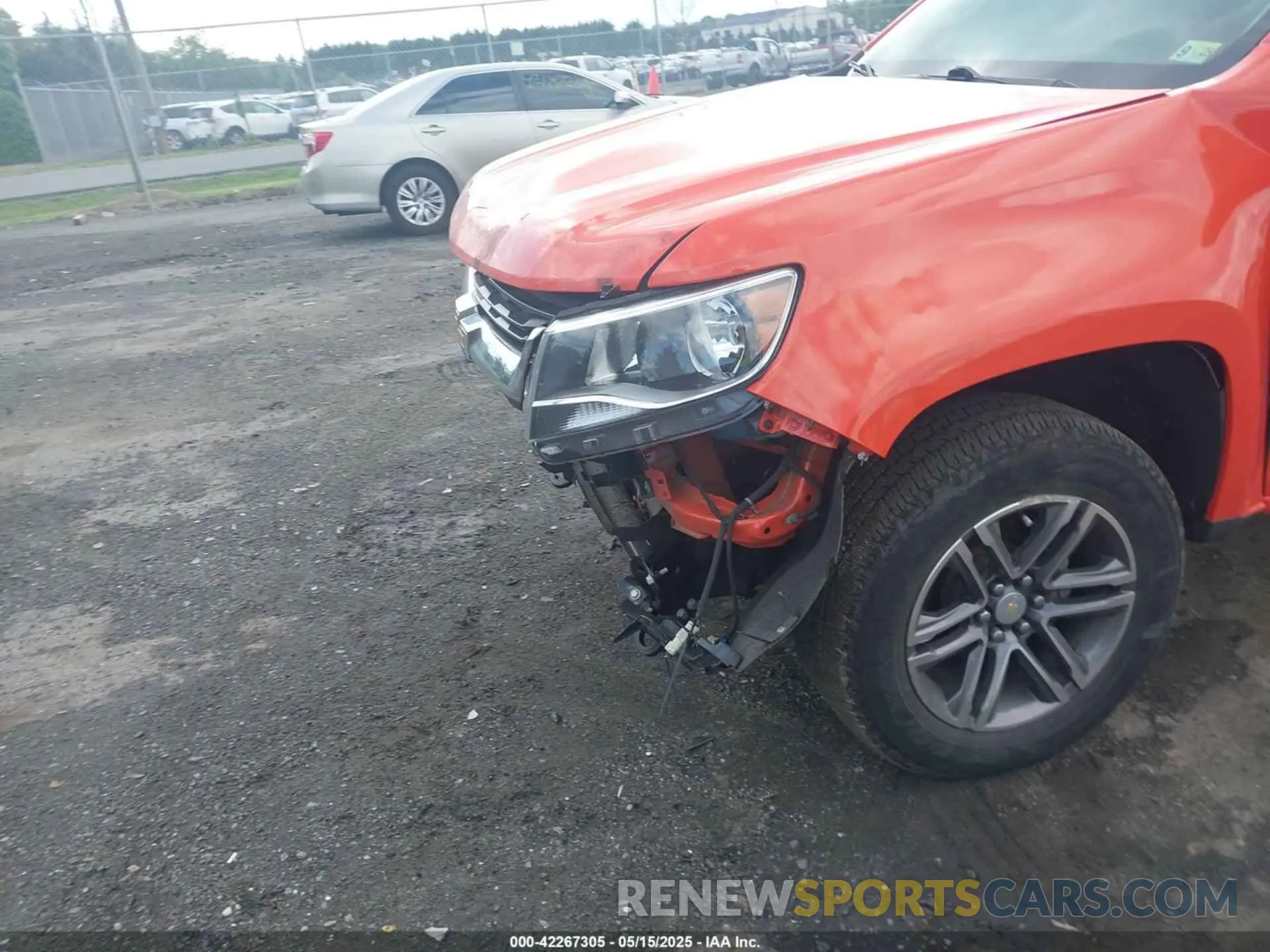 6 Photograph of a damaged car 1GCGTCEN3K1147325 CHEVROLET COLORADO 2019