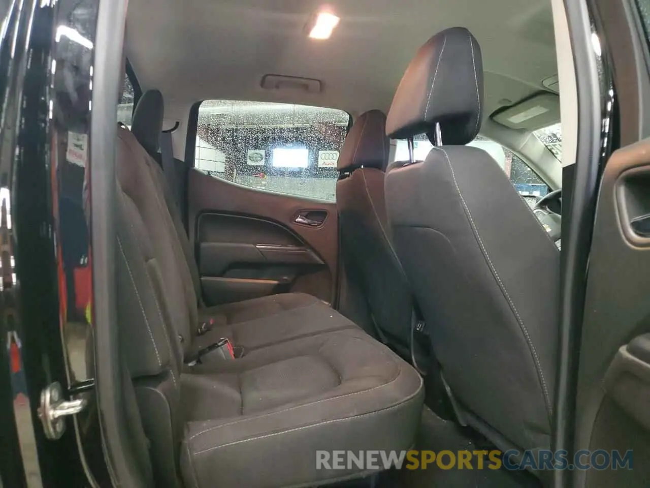 10 Photograph of a damaged car 1GCGTCEN3K1265388 CHEVROLET COLORADO 2019